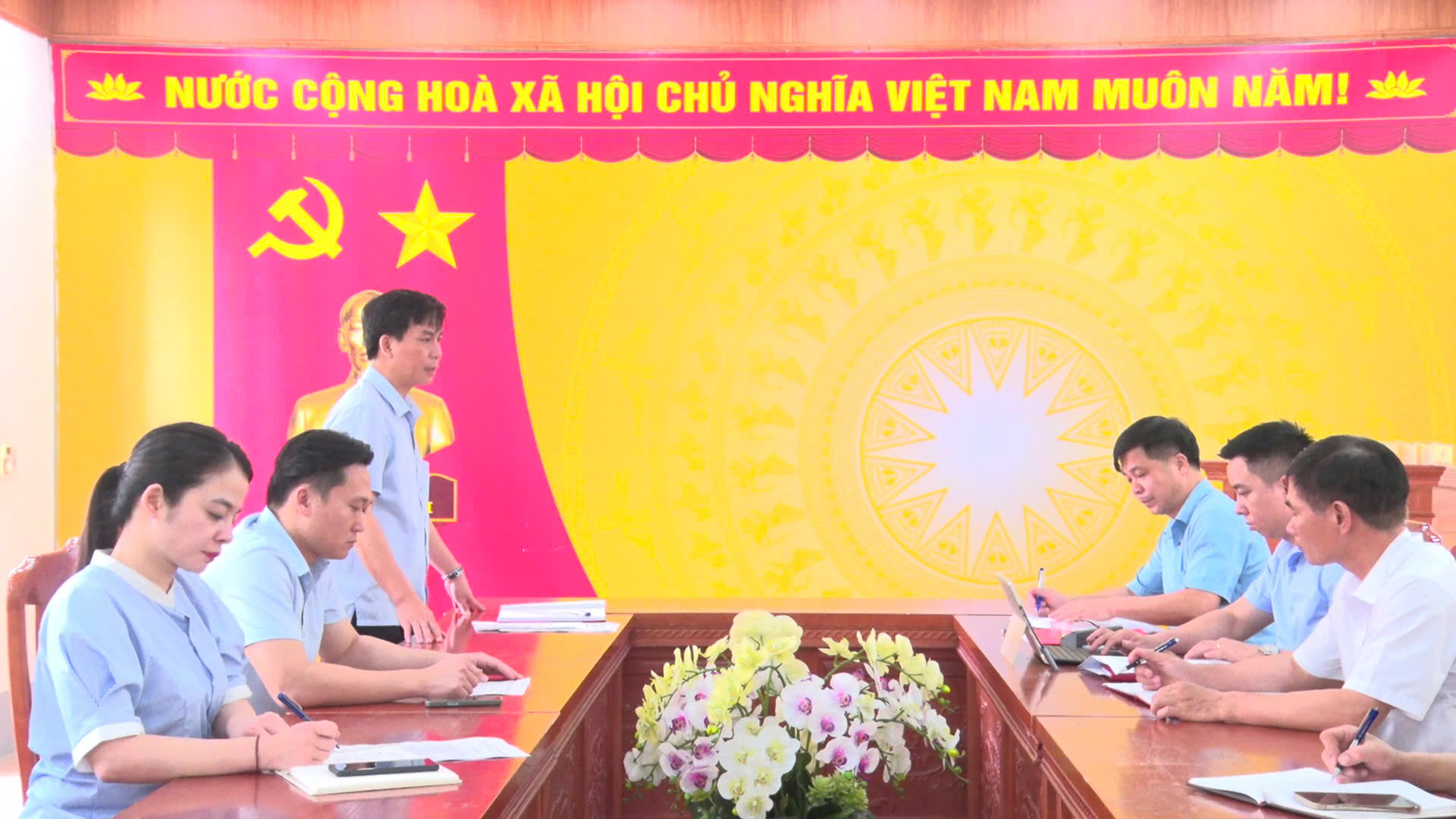 ĐOÀN CÔNG TÁC PHÒNG PA03 - CÔNG AN TỈNH TUYÊN QUANG LÀM VIỆC VỚI ĐẢNG ỦY XÃ KHUÔN LÙNG