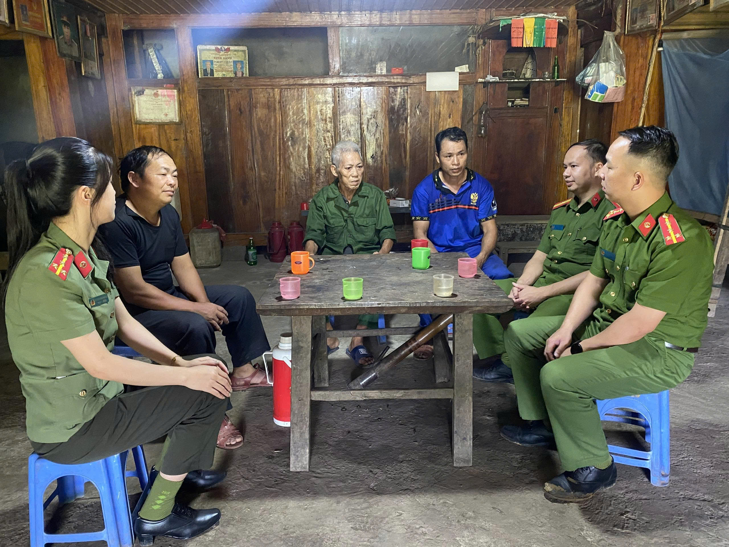 DÂN VẬN KHÉO Ở GIÁP TRUNG GÓP PHẦN NÂNG CAO ĐỜI SỐNG NHÂN DÂN