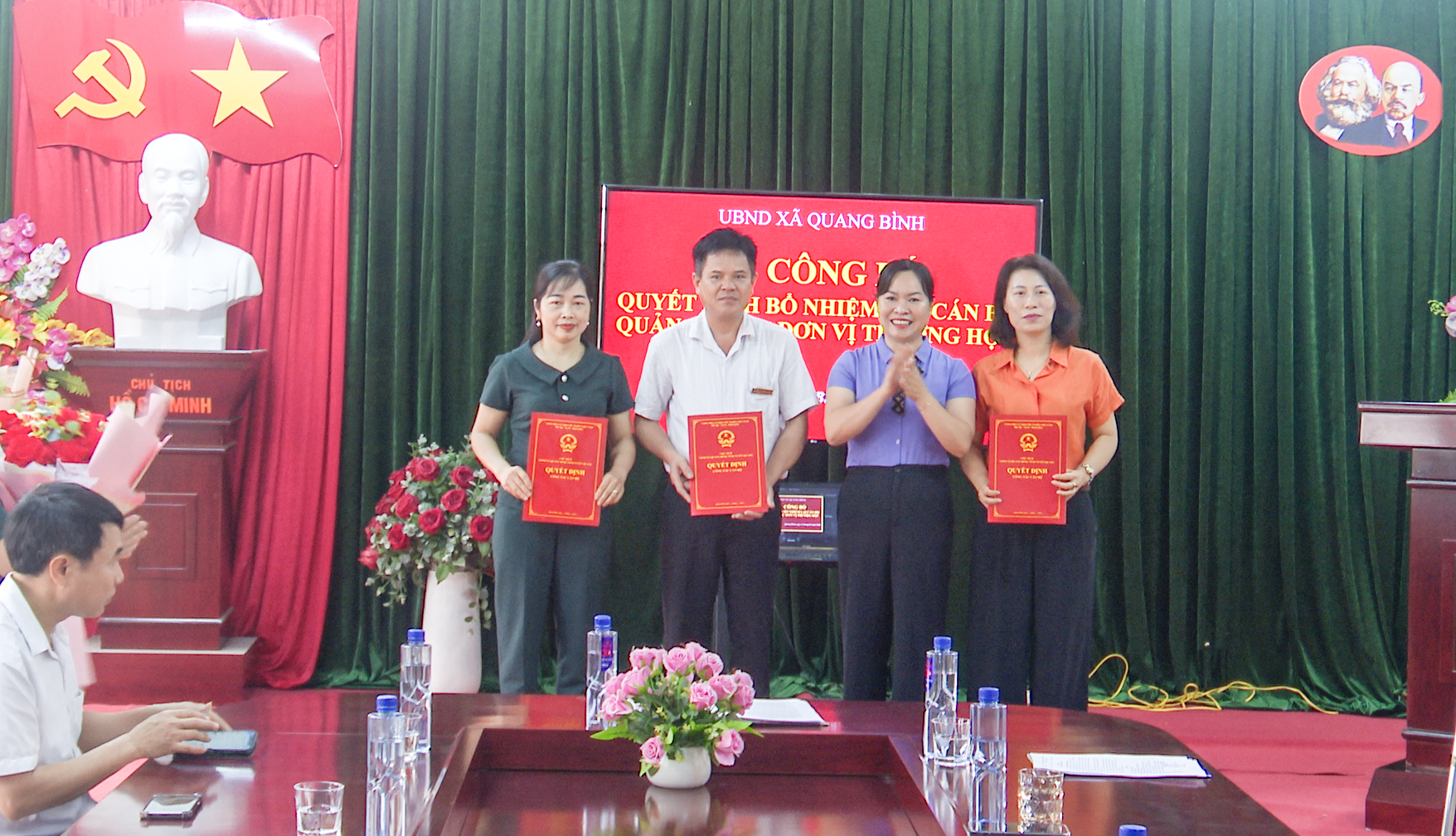 Lãnh đạo UBND xã Quang Bình làm việc với các Trường tại khu vực Tân Nam (cũ).