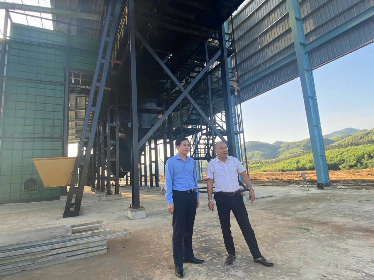 b&atilde;i r&aacute;c sếp đứng.jpg