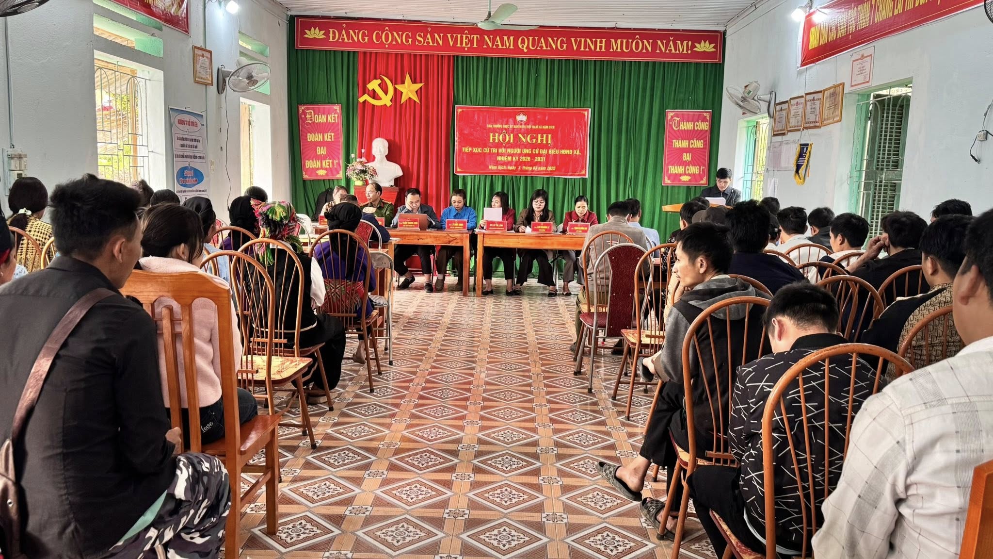 Ban Thường trực Ủy ban Mặt trận Tổ quốc Việt Nam xã Nậm Dịch tổ chức Hội nghị tiếp xúc cử tri với người ứng cử đại biểu Hội đồng nhân dân xã nhiệm kỳ 2026–2031. Tại thôn 7,8 Cháng lai, xã Nậm Dịch, tỉnh Tuyên Quang