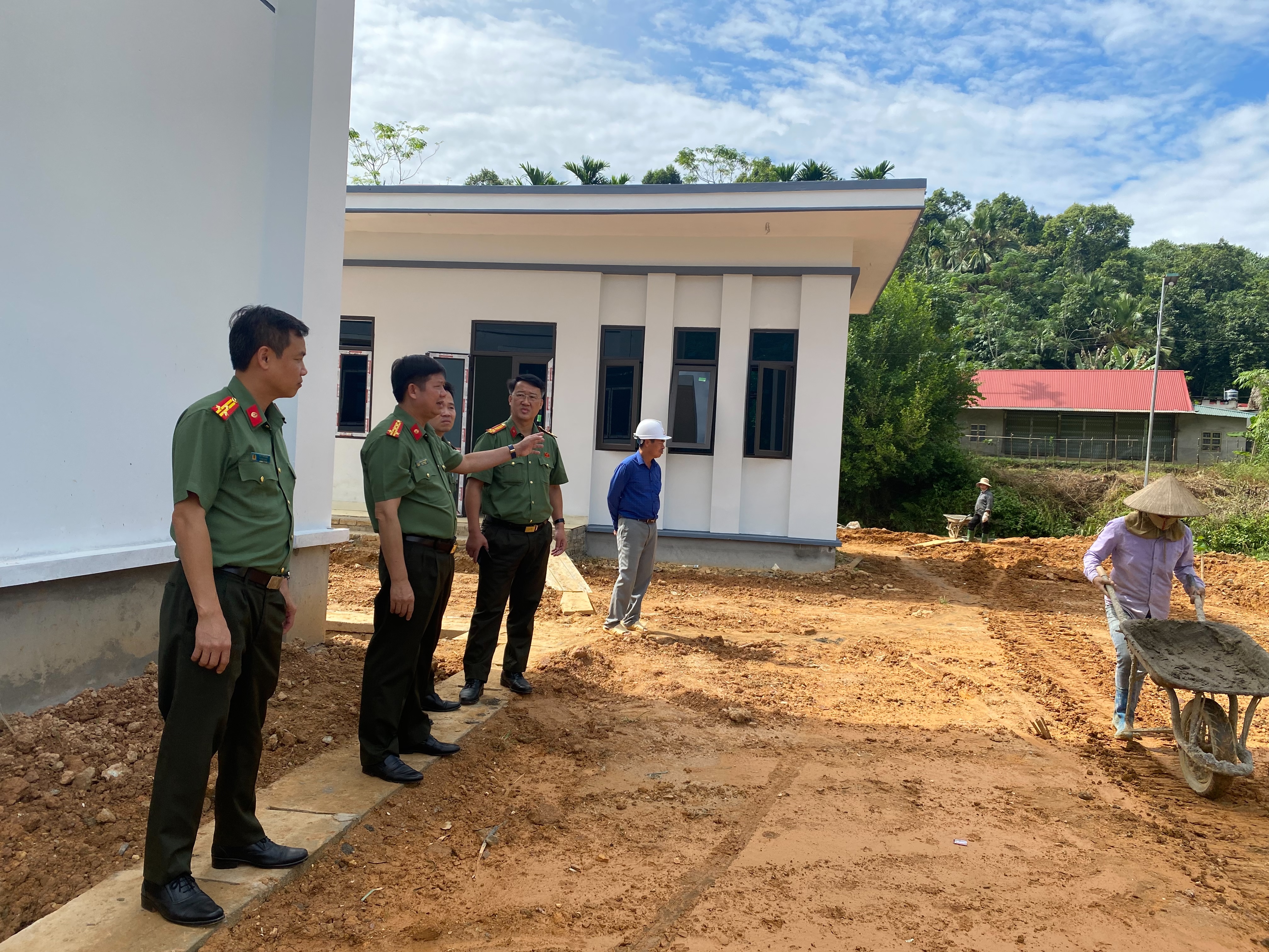ĐẨY NHANH TIẾN ĐỘ XÂY DỰNG TRỤ SỞ CÔNG AN XÃ