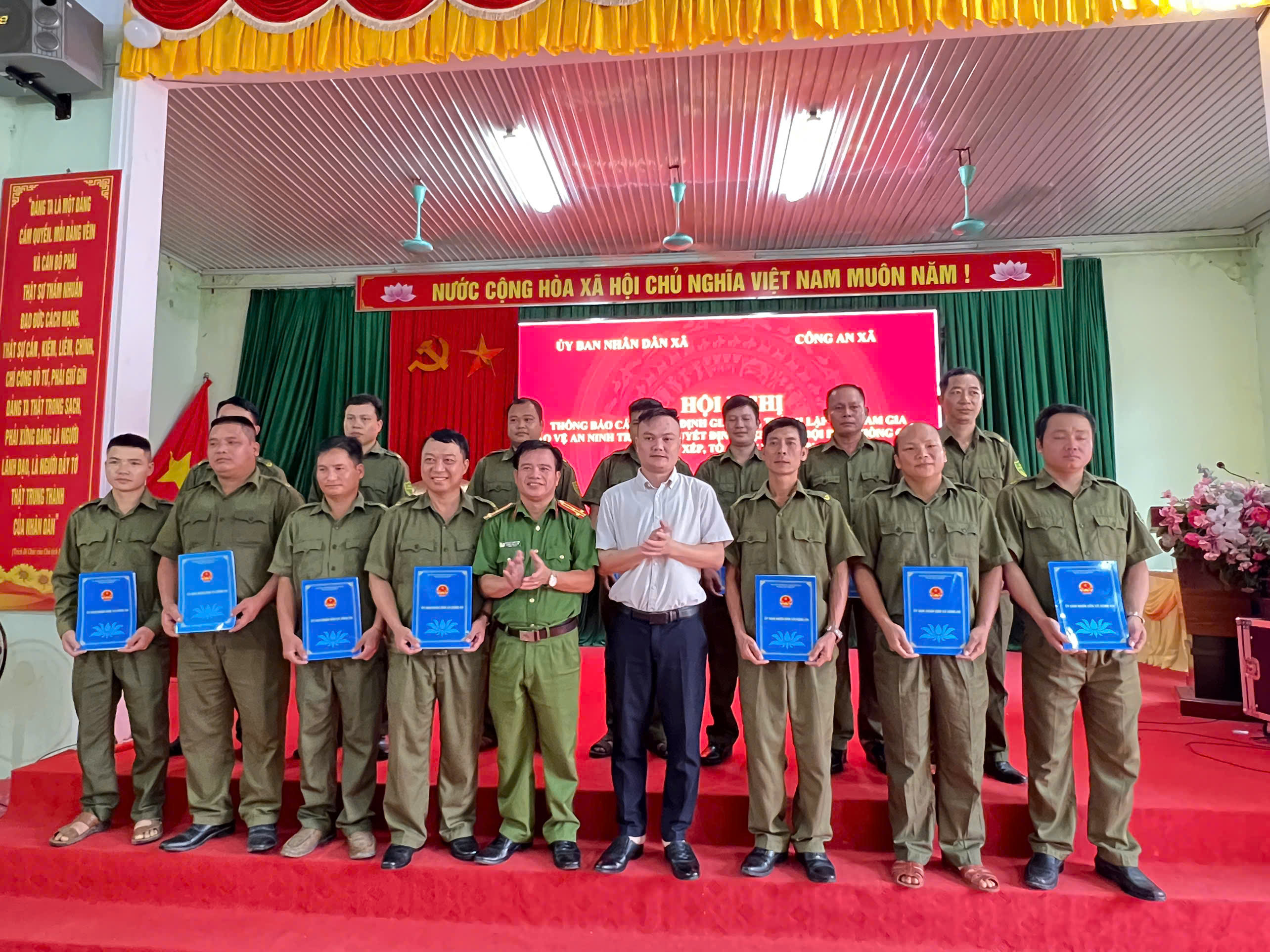 CÔNG AN XÃ HÙNG AN THAM MƯU KIỆN TOÀN LỰC LƯỢNG DÂN PHÒNG TRÊN ĐỊA BÀN XÃ
