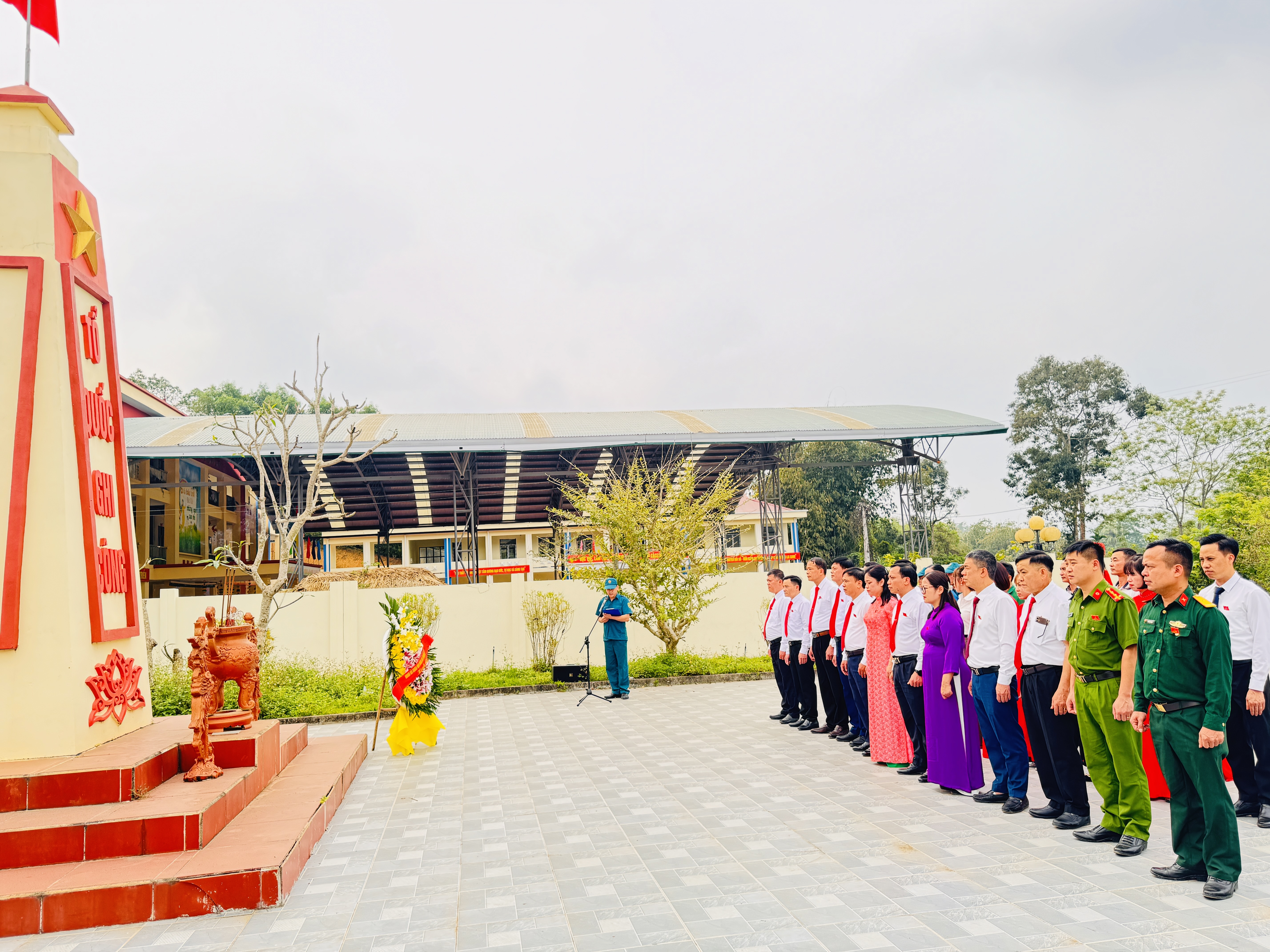 HĐND xã Xuân Vân dâng hương viếng tưởng niệm các Anh hùng liệt sĩ trước Kỳ họp thứ nhất khóa XXI, nhiệm kỳ 2026 – 2031