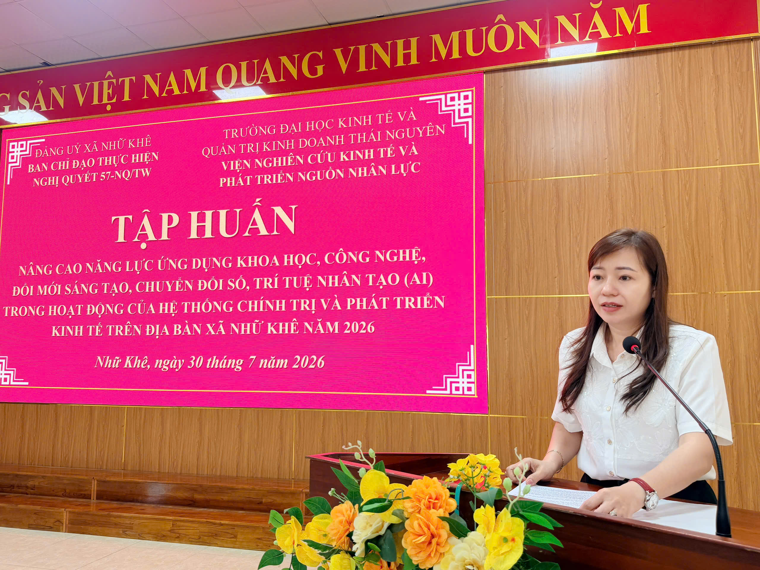 Ban thường vụ Đảng ủy xã Nhữ Khê, mở lớp tập huấn phát triển sản xuất, kinh doanh, thương mại điện tử và ứng dụng trí tuệ nhân tạo trong phát triển kinh tế số