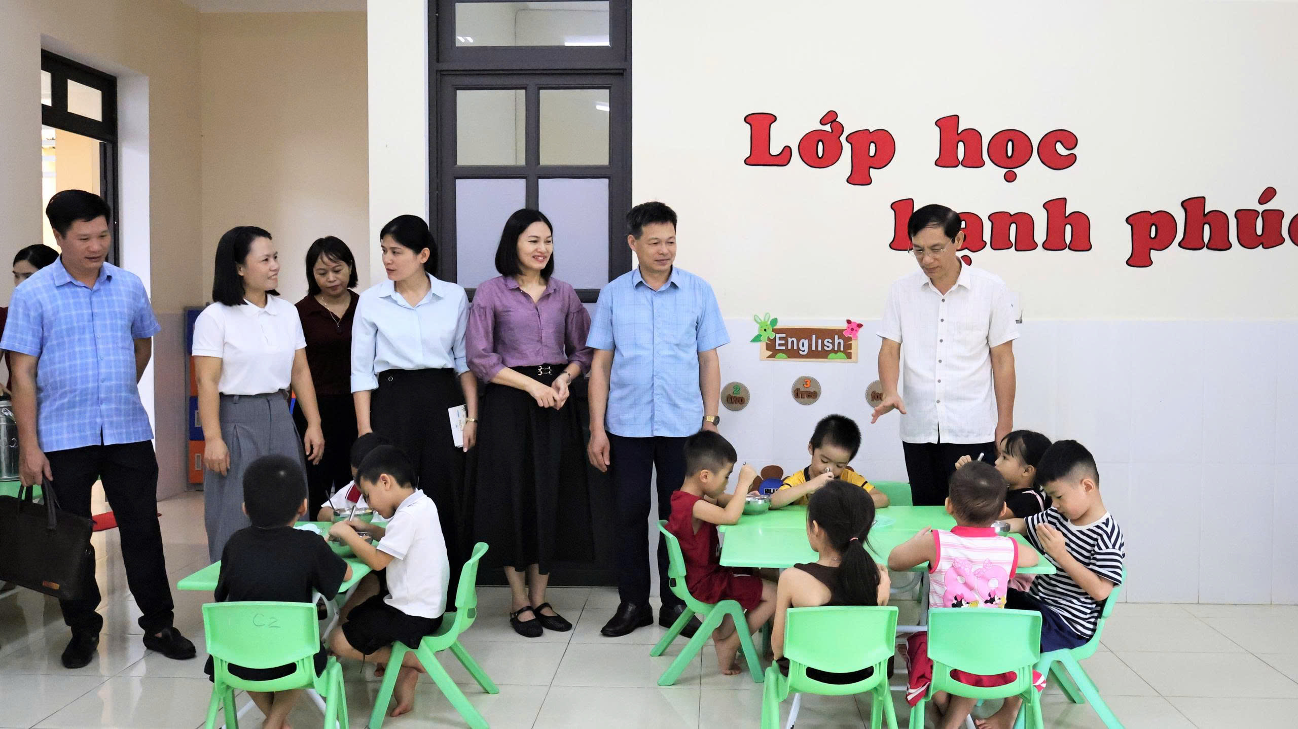 Thường trực Đảng ủy phường An Tường kiểm tra công tác chuẩn bị năm học mới