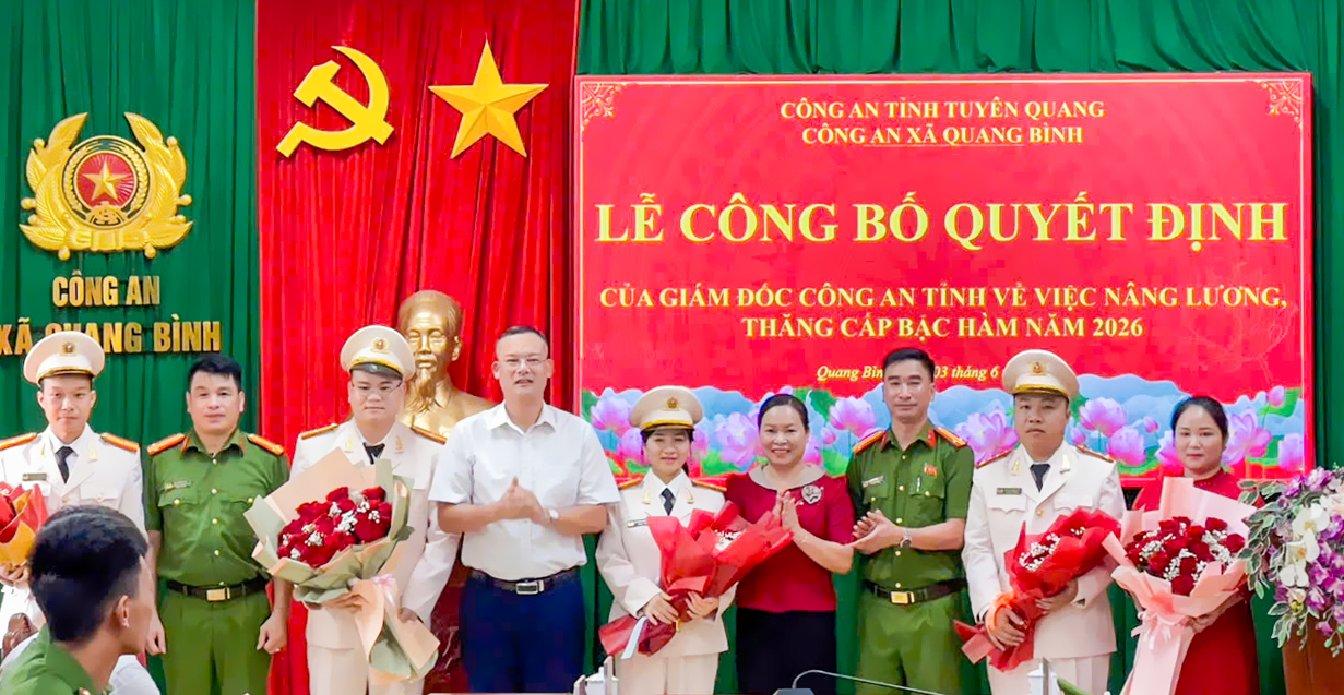 CÔNG AN XÃ QUANG BÌNH TỔ CHỨC LỄ CÔNG BỐ QUYẾT ĐỊNH THĂNG CẤP BẬC HÀM, NÂNG LƯƠNG NĂM 2026