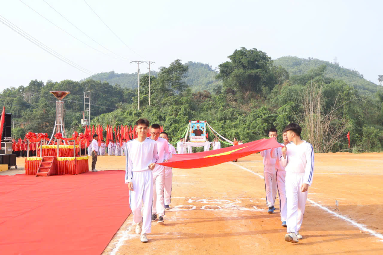 Khai mạc cờ TQuooc.jpg