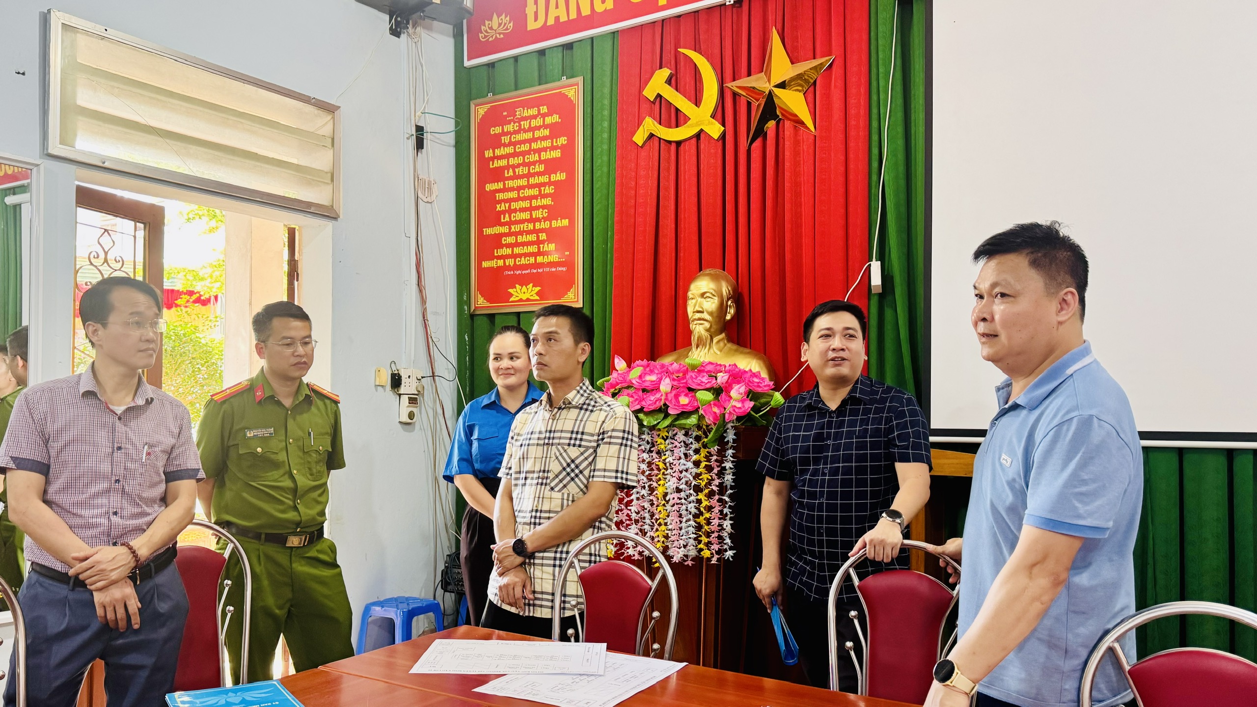 Chủ tịch UBND xã kiểm tra công tác chuẩn bị Kỳ thi tốt nghiệp trung học phổ thông năm 2026
