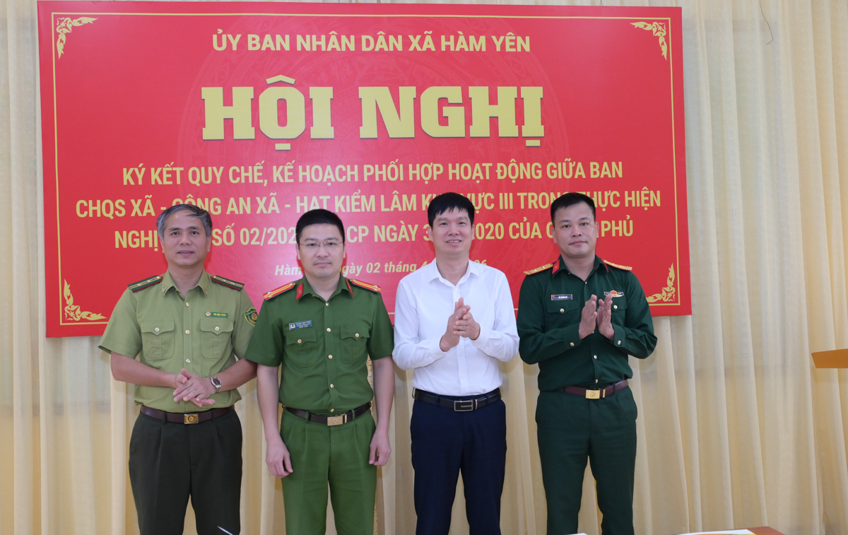 Hội nghị ký kết quy chế, kế hoạch phối hợp giữa Ban Chỉ huy Quân sự xã, Công an xã và Hạt Kiểm lâm khu vực III 
