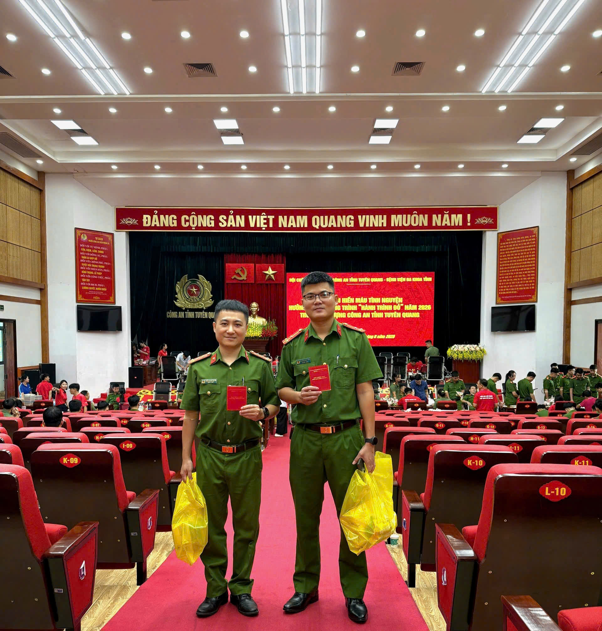 CÔNG AN PHƯỜNG AN TƯỜNG HƯỞNG ỨNG “HÀNH TRÌNH ĐỎ” – CHUNG TAY HIẾN MÁU CỨU NGƯỜI