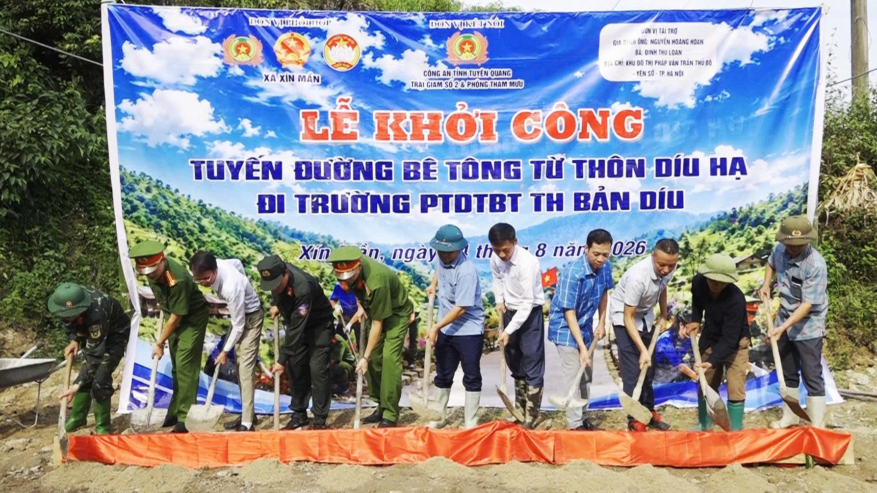KHỞI CÔNG CÔNG TRÌNH ĐƯỜNG BÊ TÔNG THÔN DÍU HẠ, XÃ XÍN MẦN