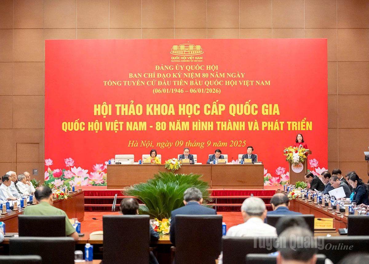 Đoàn đại biểu Quốc hội tỉnh Tuyên Quang tham dự Hội thảo khoa học cấp quốc gia “Quốc hội Việt Nam - 80 năm hình thành và phát triển”