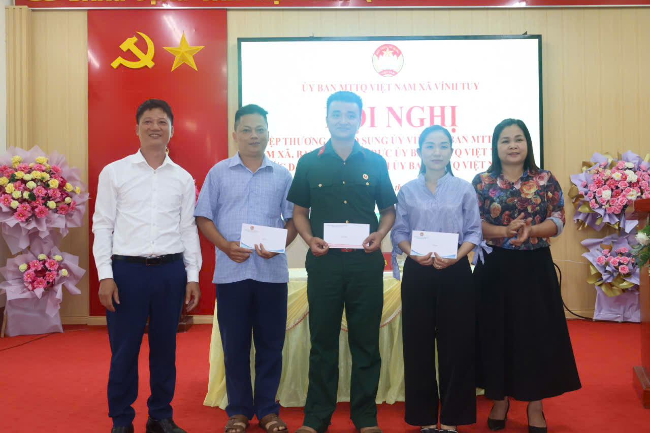 Hn S kết MTTQ 6 tháng đ năm 2 ông.jpg