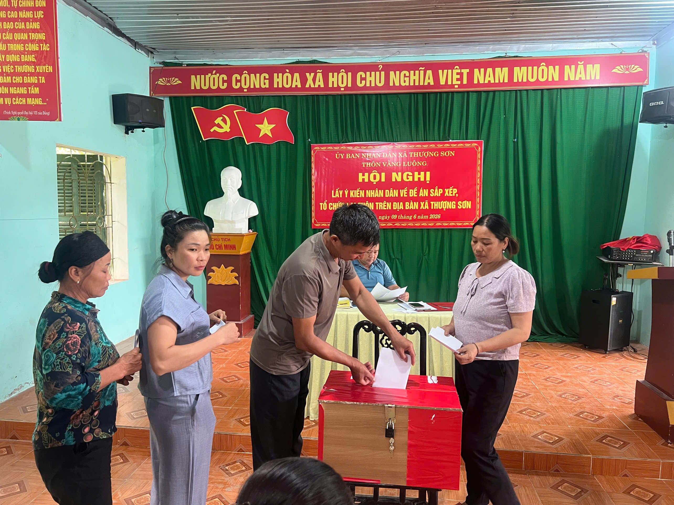 Thôn Vằng Luông tổ chức thành công Hội nghị lấy ý kiến Nhân dân về Đề án sắp xếp, tổ chức lại thôn