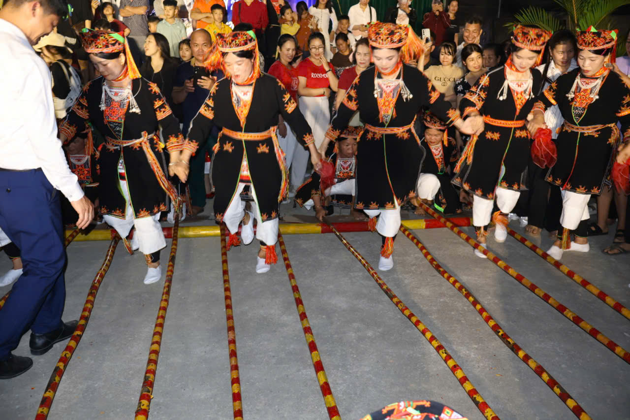 Chợ đ&ecirc;m nh sạp1.jpg