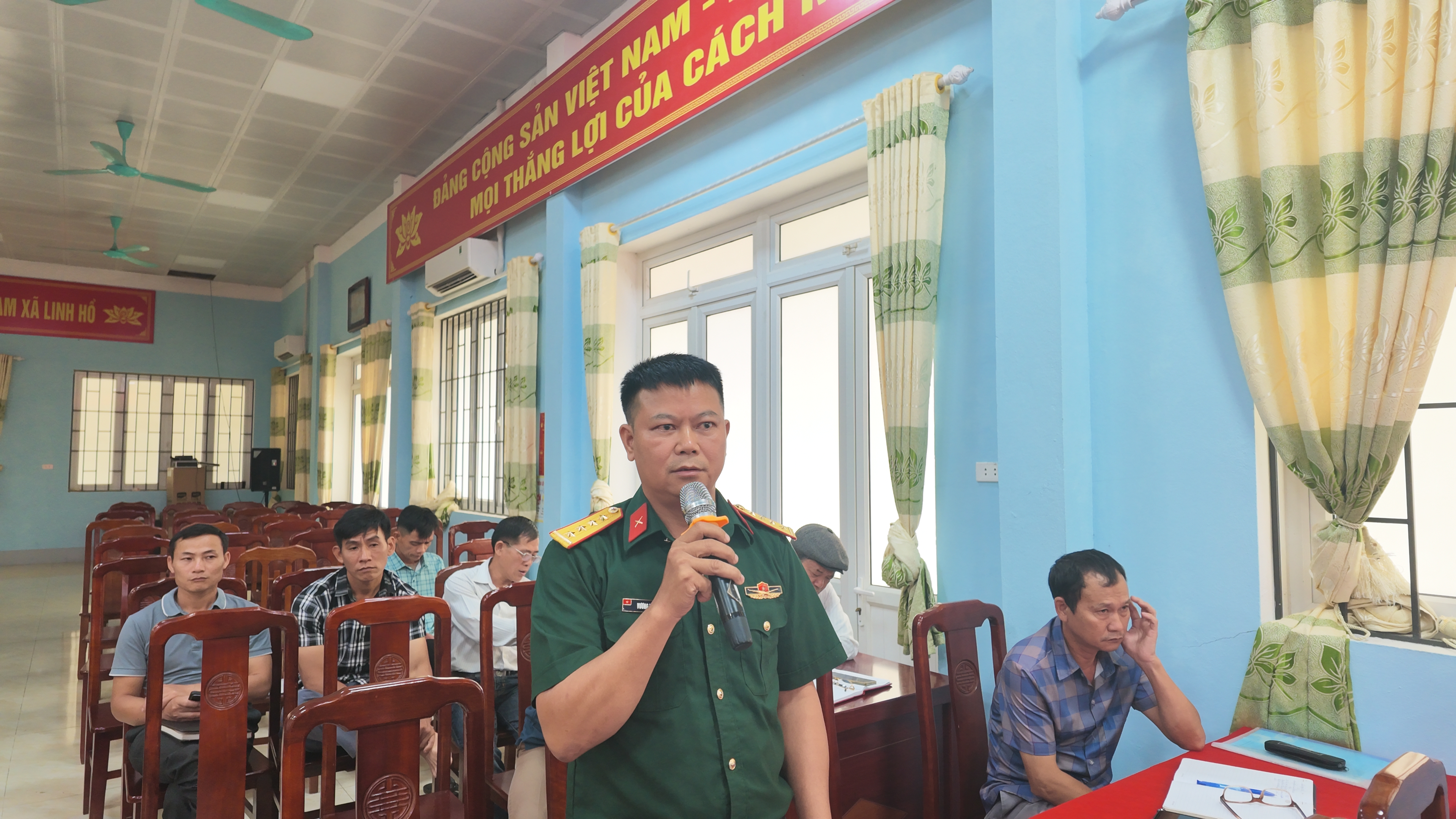Tuyển qu&acirc;n 5.JPG