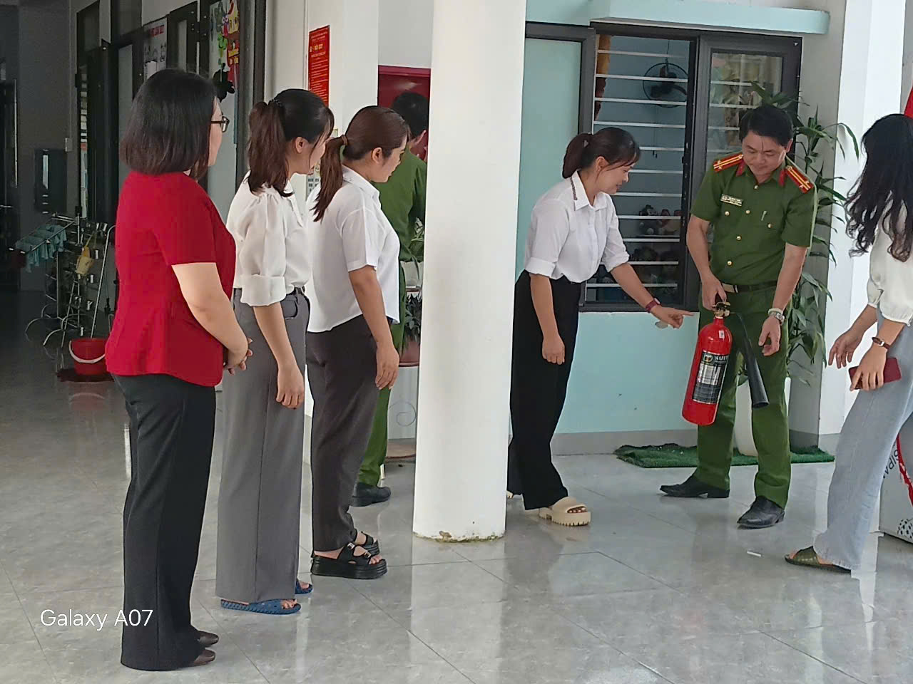 TĂNG CƯỜNG KIỂM TRA, HƯỚNG DẪN CÔNG TÁC PCCC TẠI CÁC TRƯỜNG HỌC TRÊN ĐỊA BÀN XÃ VĨNH TUY