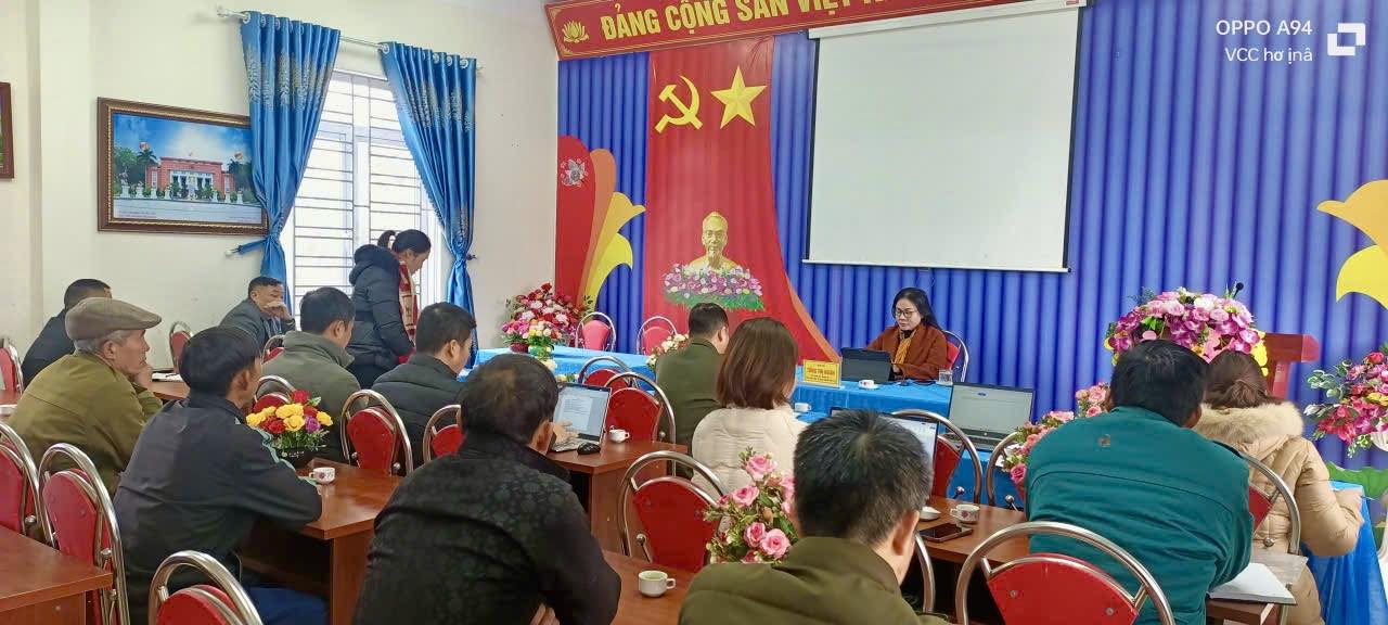 XÃ YÊN MINH HỌP BÀN GIẢI PHÁP HUY ĐỘNG HỌC SINH ĐẾN TRƯỜNG