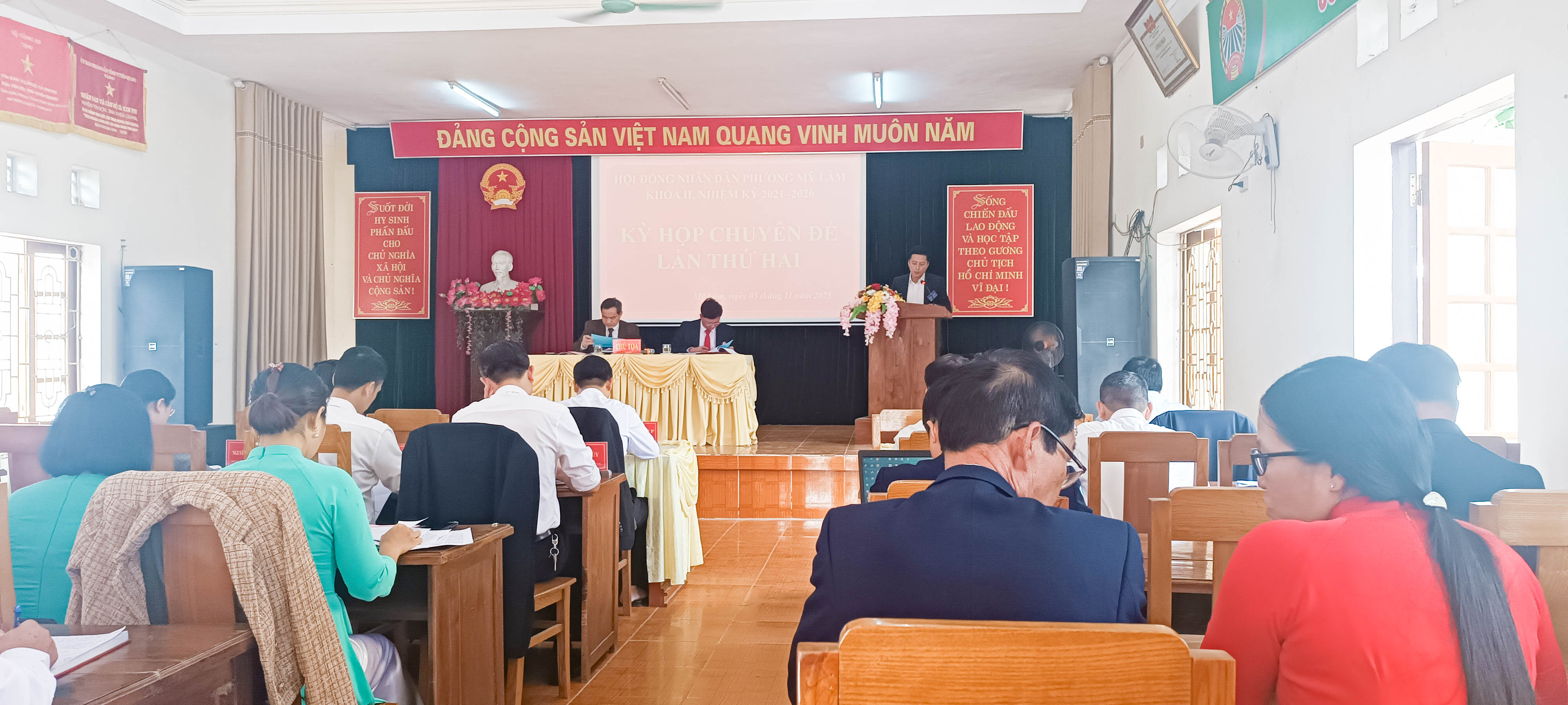 Kỳ họp chuyên đề lần thứ hai HĐND phường Mỹ Lâm khóa II, nhiệm kỳ 2021 - 2026