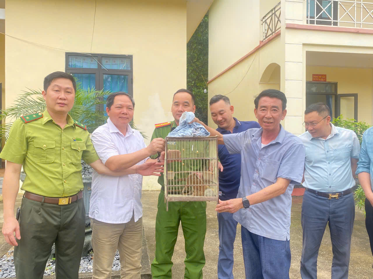 CÔNG AN XÃ ĐỒNG TÂM XỬ LÝ HÀNH VI VI PHẠM PHÁP LUẬT LIÊN QUAN ĐẾN BẢO VỆ ĐỘNG VẬT HOANG DÃ