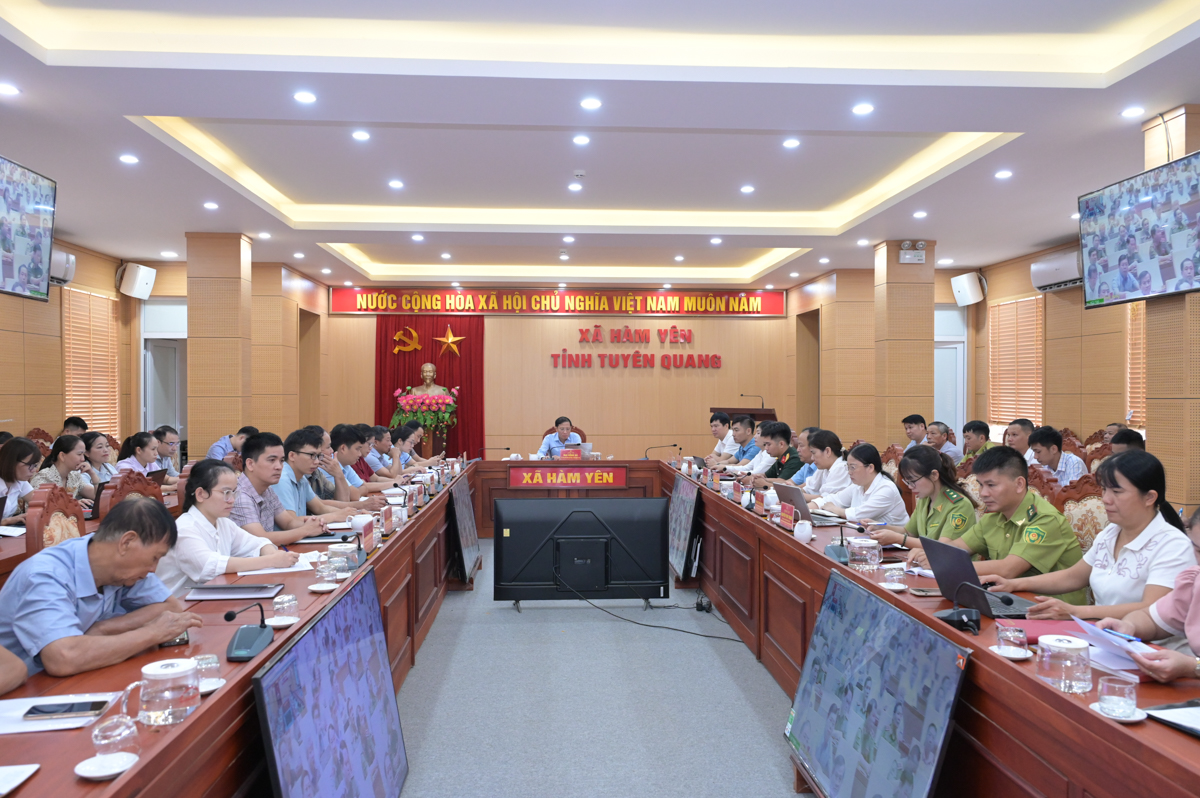 Xã Hàm Yên tham dự Hội nghị trực tuyến nghiên cứu, học tập, quán triệt và triển khai thực hiện một số nghị quyết, chỉ thị của Bộ Chính trị.