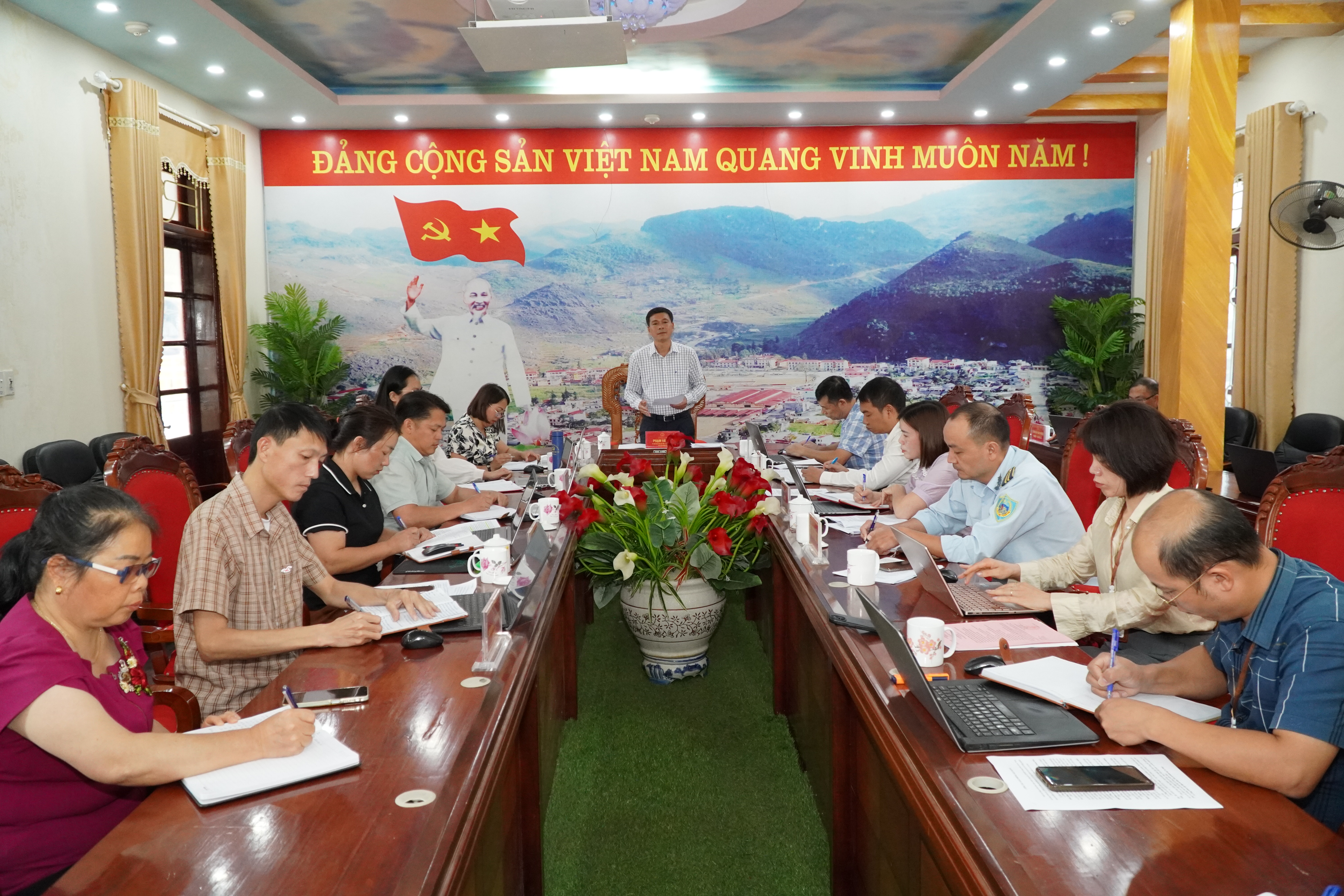 Mèo Vạc tăng cường quản lý đất đai, trật tự xây dựng qua giám sát chuyên đề