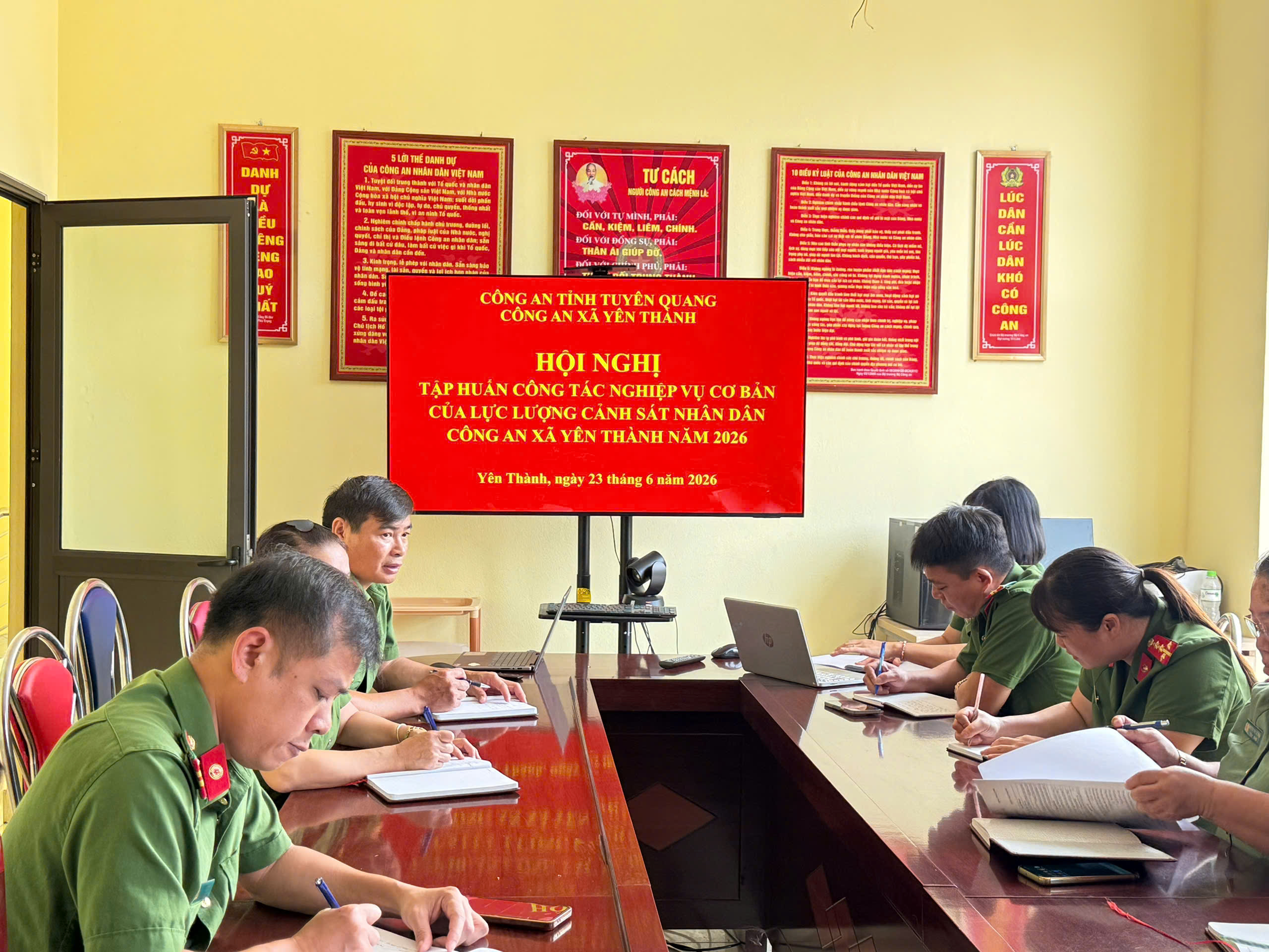 CÔNG AN XÃ YÊN THÀNH TỔ CHỨC HỘI NGHỊ TẬP HUẤN CÔNG TÁC NGHIỆP VỤ CƠ BẢN CỦA LỰC LƯỢNG CẢNH SÁT NHÂN DÂN NĂM 2026