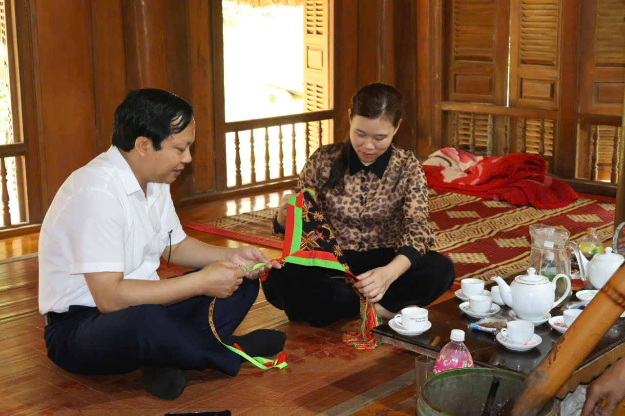 Kh sát tại V lậu khăn.jpg