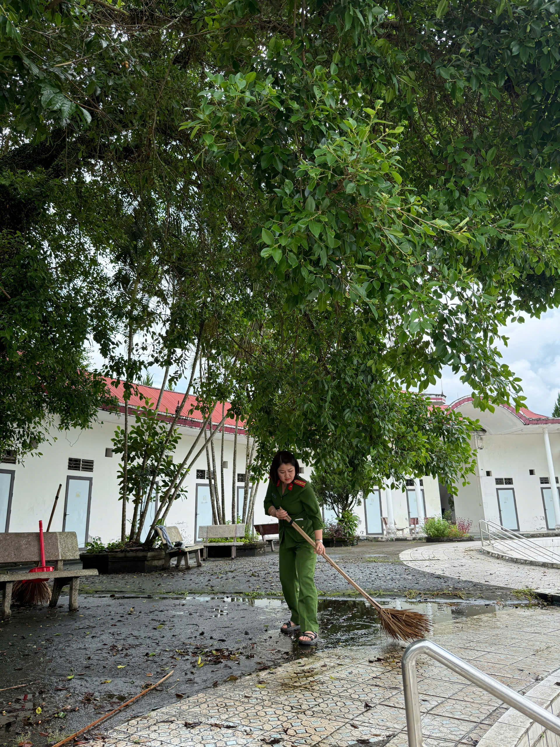 CÔNG AN XÃ VIỆT LÂM CHUNG TAY VÌ MỘT MÙA HÈ AN TOÀN CHO TRẺ EM 