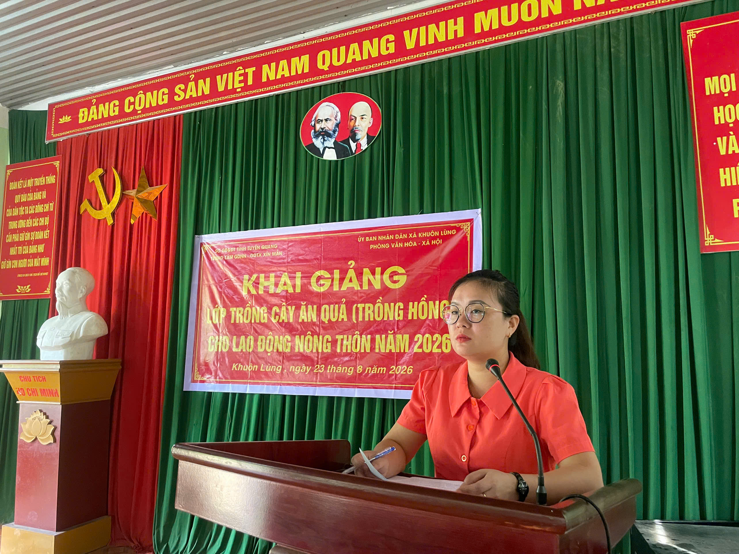 XÃ KHUÔN LÙNG KHAI GIẢNG LỚP ĐÀO TẠO NGHỀ TRỒNG VÀ CHĂM SÓC CÂY HỒNG KHÔNG HẠT NĂM 2026