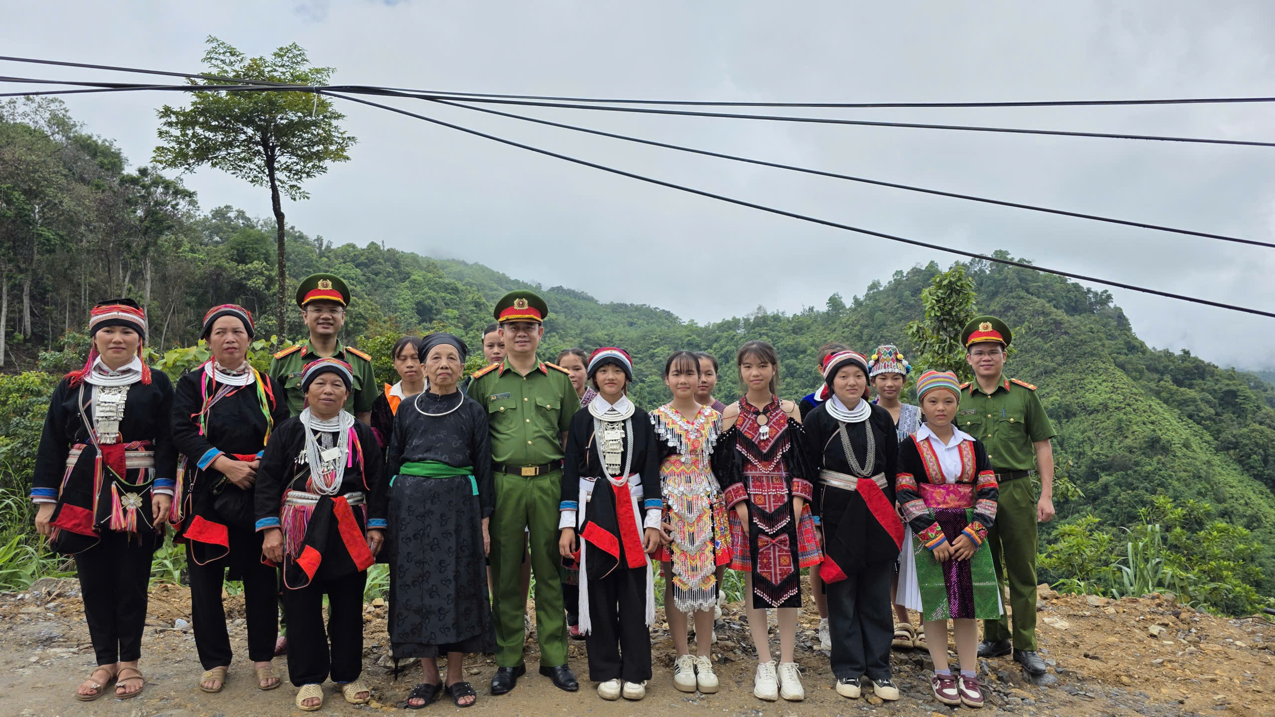 CÔNG AN XÃ THUẬN HÒA: CON ĐƯỜNG HƯỚNG ĐẾN LÒNG DÂN