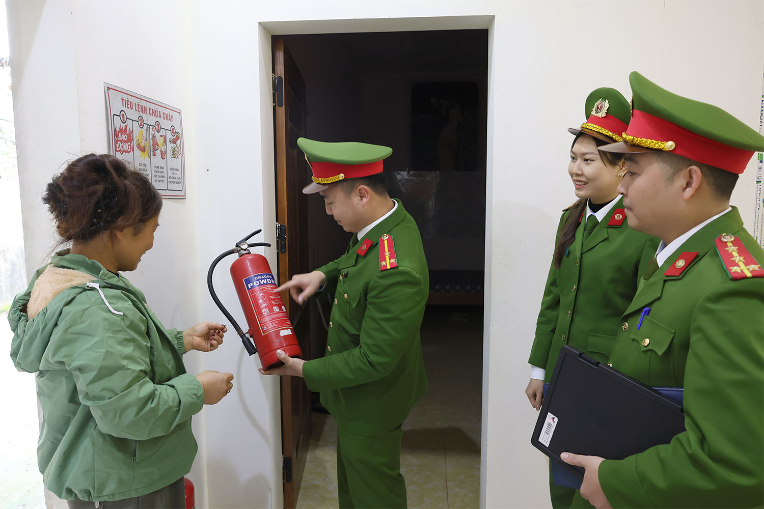 Cảnh báo nguy cơ cháy, nổ do việc tích trữ xăng, dầu