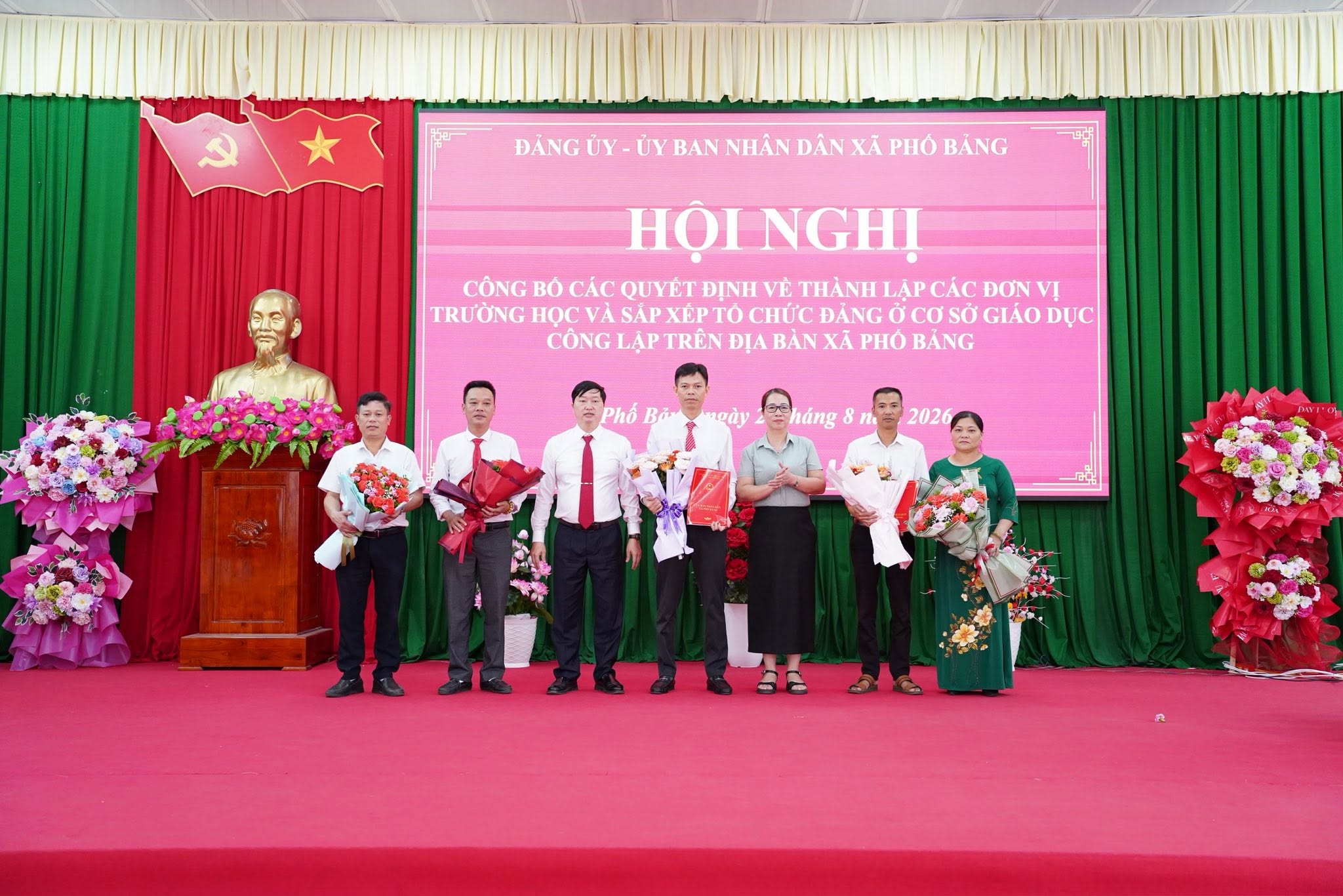 HỘI NGHỊ CÔNG BỐ CÁC QUYẾT ĐỊNH VỀ THÀNH LẬP CÁC ĐƠN VỊ TRƯỜNG HỌC VÀ SẮP XẾP TỔ CHỨC ĐẢNG Ở CƠ SỞ GIÁO DỤC CÔNG LẬP XÃ PHỐ BẢNG