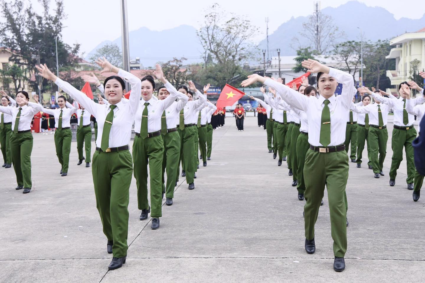 PHỤ NỮ CÔNG AN TỈNH TUYÊN QUANG BẢN LĨNH, TẬN TỤY VÌ NHÂN DÂN PHỤC VỤ