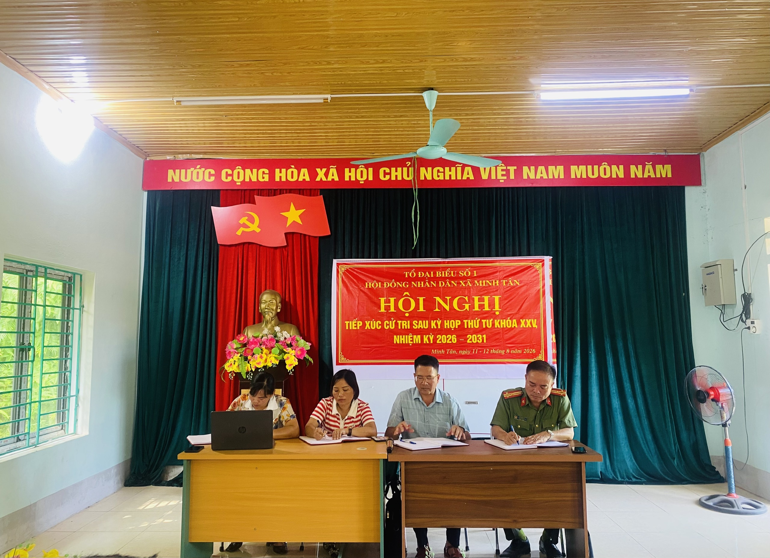 TỔ ĐẠI BIỂU HỘI ĐỒNG NHÂN DÂN XÃ SỐ 2 TIẾP XÚC CỬ TRI SAU KỲ HỌP THỨ 4, NHIỆM KỲ 2026 – 2031 TẠI THÔN BẢN HÌNH VÀ THÔN BẮC XUM