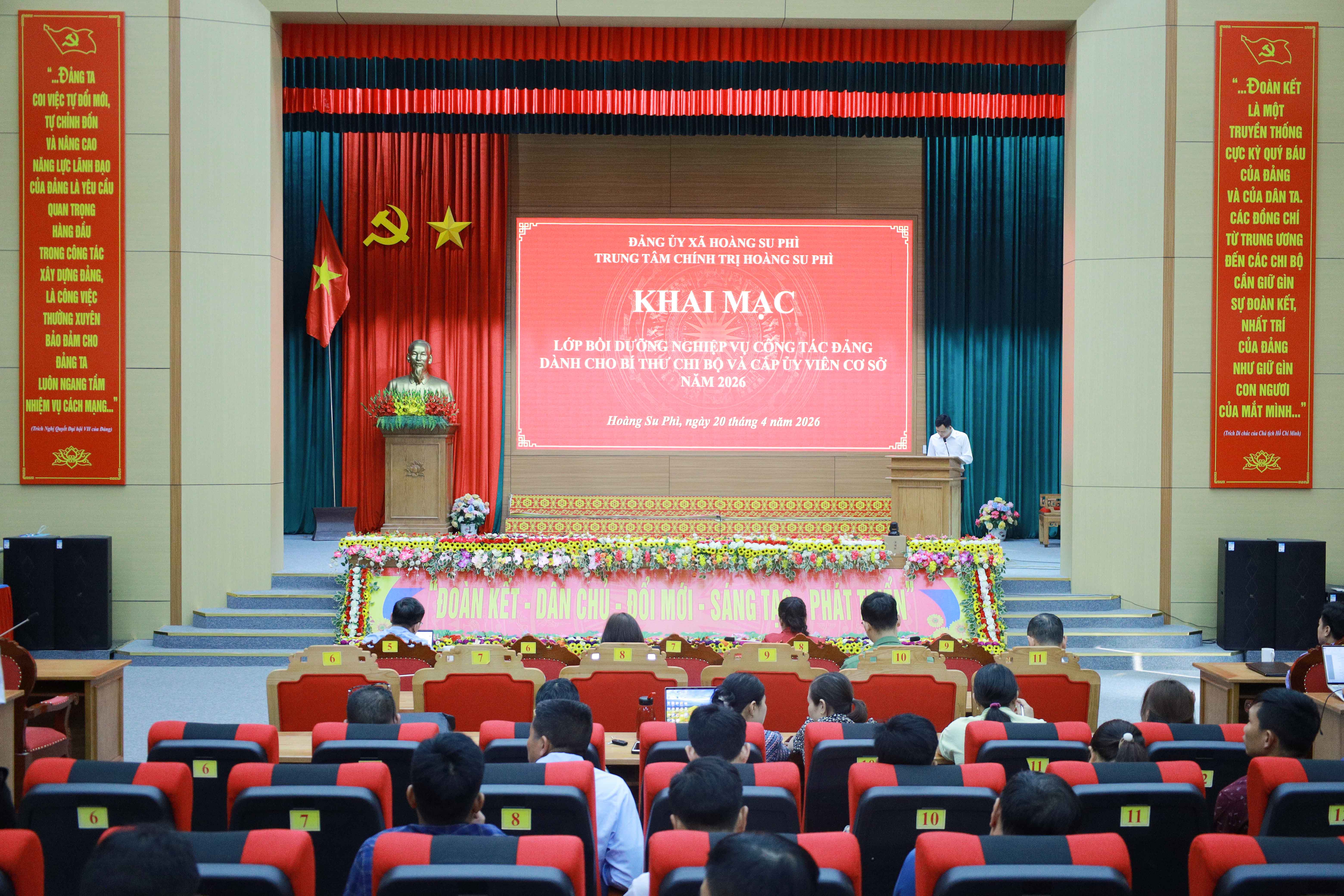 Hoàng Su Phì khai mạc lớp bồi dưỡng nghiệp vụ công tác Đảng năm 2026 