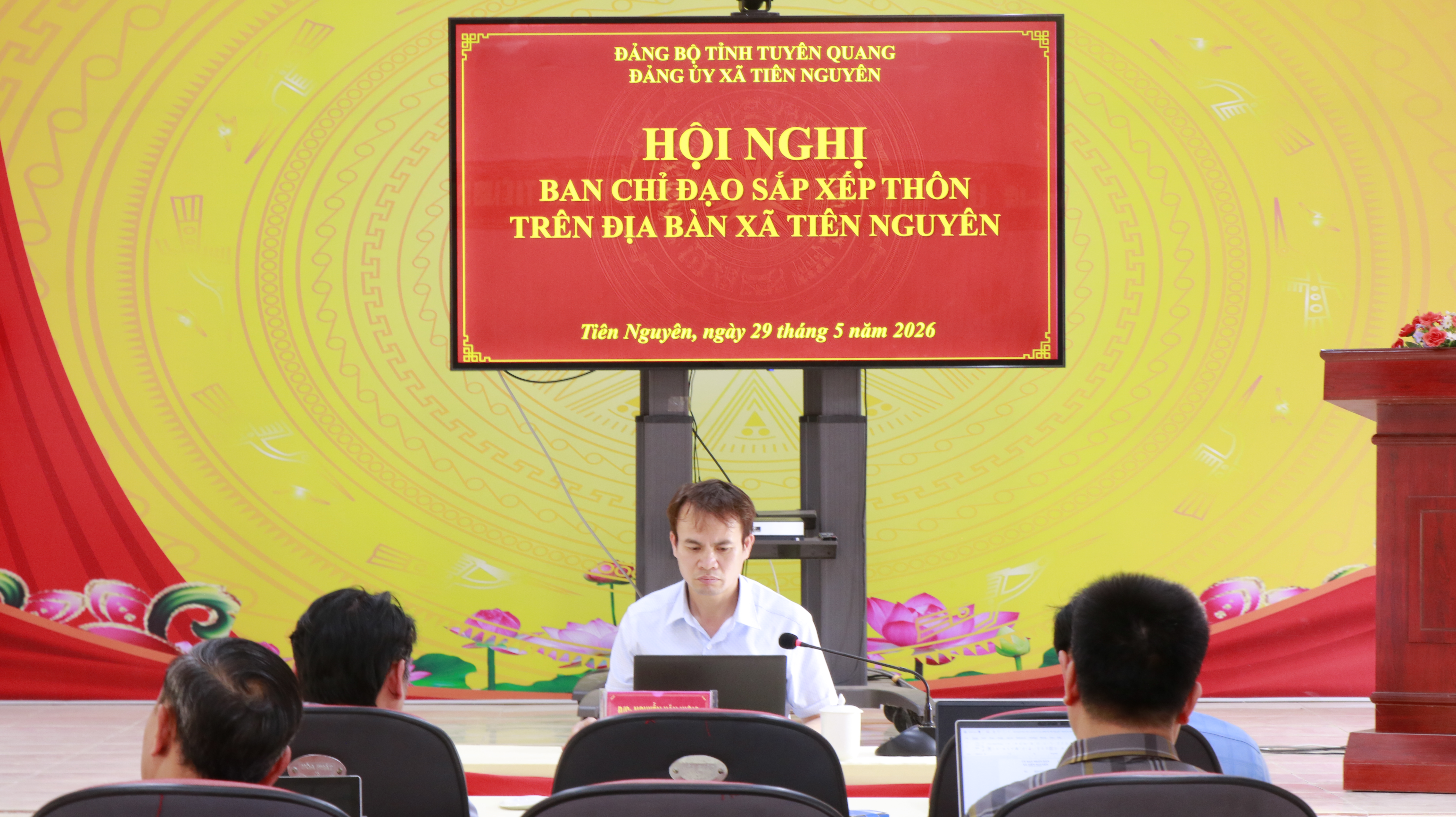 Tiên Nguyên Họp Ban Chỉ đạo sắp xếp thôn trên địa bàn xã