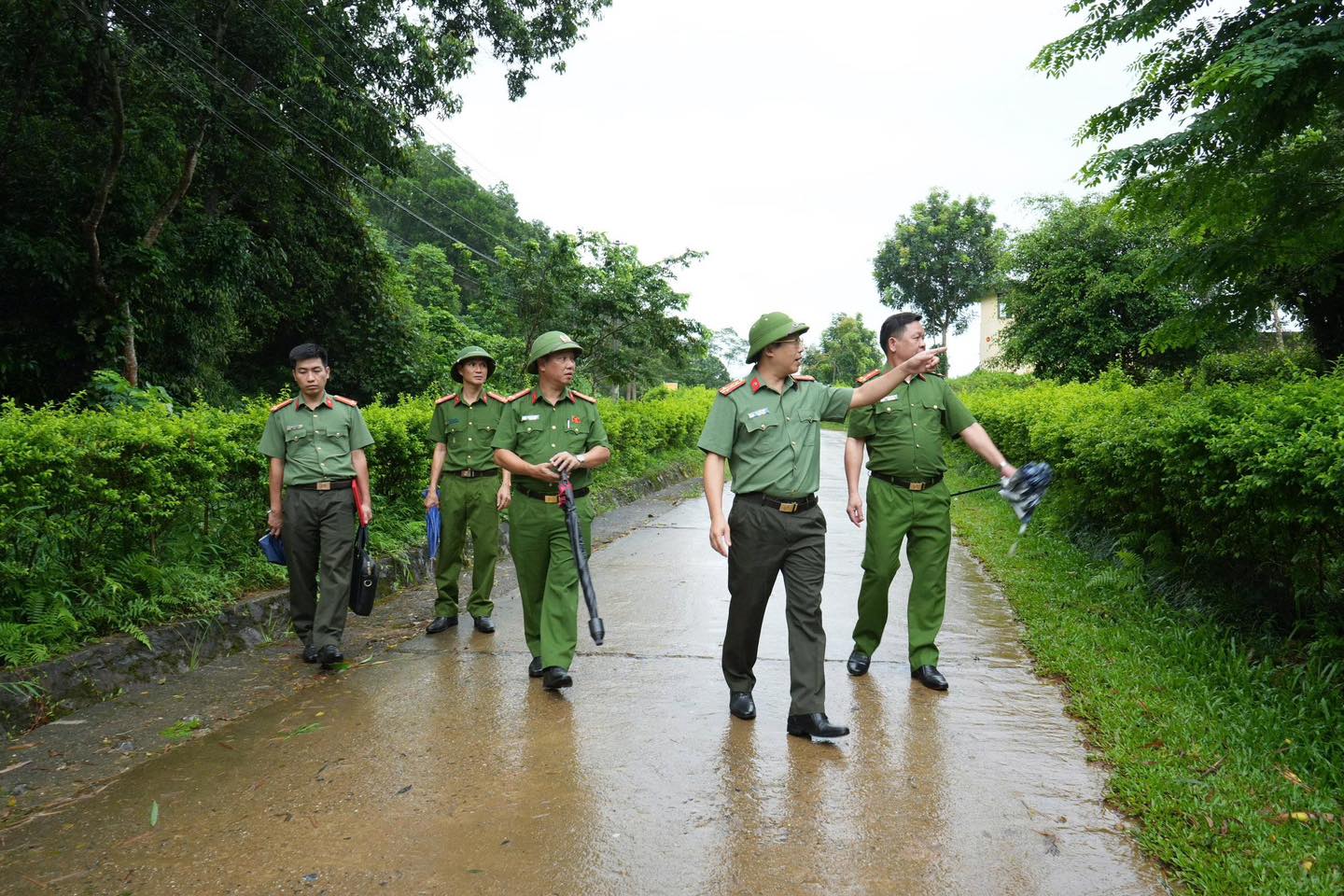 KHẨN TRƯƠNG KHẮC PHỤC HẬU QUẢ “BÃO CHỒNG BÃO”, “LŨ CHỒNG LŨ”