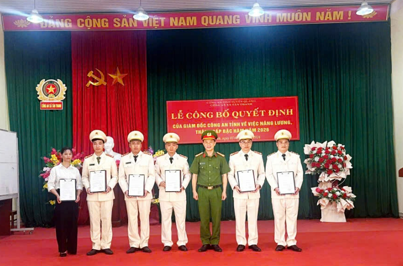 CÔNG AN XÃ TÂN THANH TỔ CHỨC LỄ CÔNG BỐ QUYẾT ĐỊNH THĂNG CẤP BẬC HÀM, NÂNG LƯƠNG NĂM 2026 
