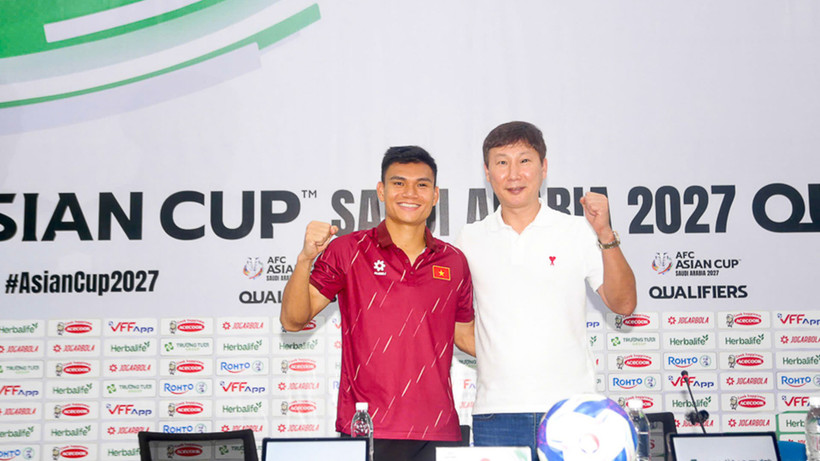 HLV Kim Sang Sik: Tập trung tối đa cho những trận đấu còn lại