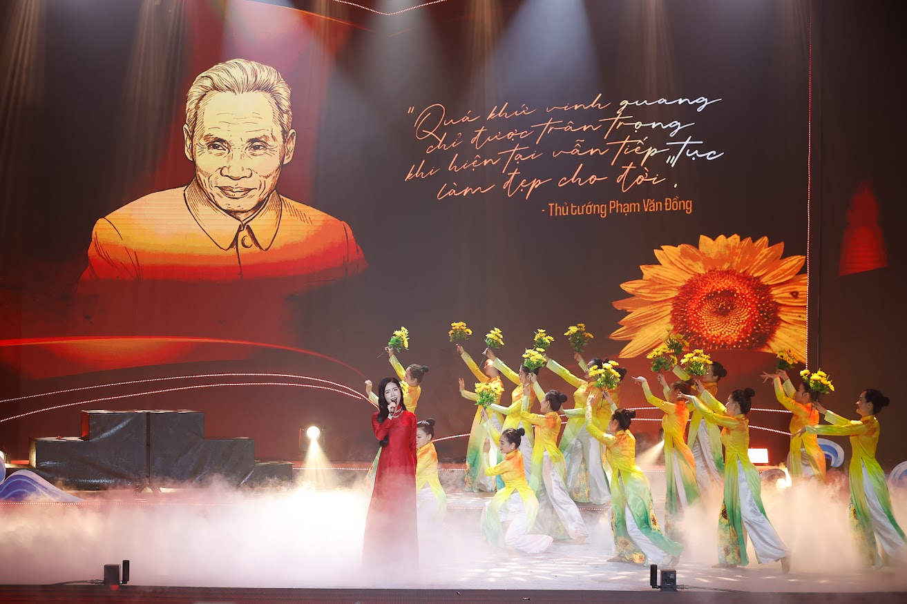 Chương trình nghệ thuật chính luận "Thủ tướng Phạm Văn Đồng - Trọn đời vì nước vì dân"