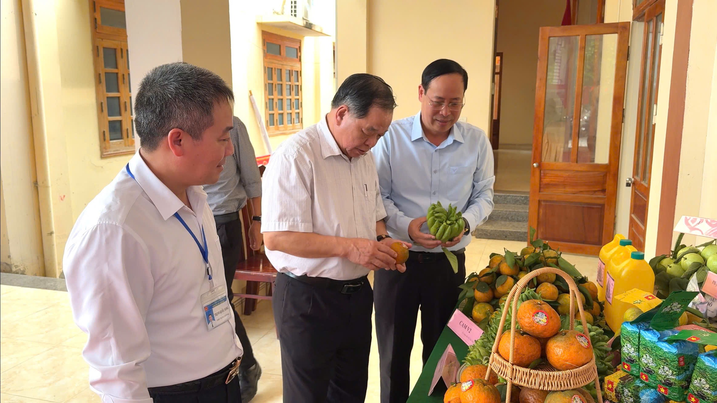 XÃ YÊN PHÚ TỔ CHỨC HỘI NGHỊ TỌA ĐÀM ĐỊNH HƯỚNG CHUYỂN ĐỔI CƠ CẤU GIỐNG CÂY TRỒNG, VẬT NUÔI; HƯỚNG TỚI PHÁT TRIỂN NÔNG, LÂM NGHIỆP BỀN VỮNG