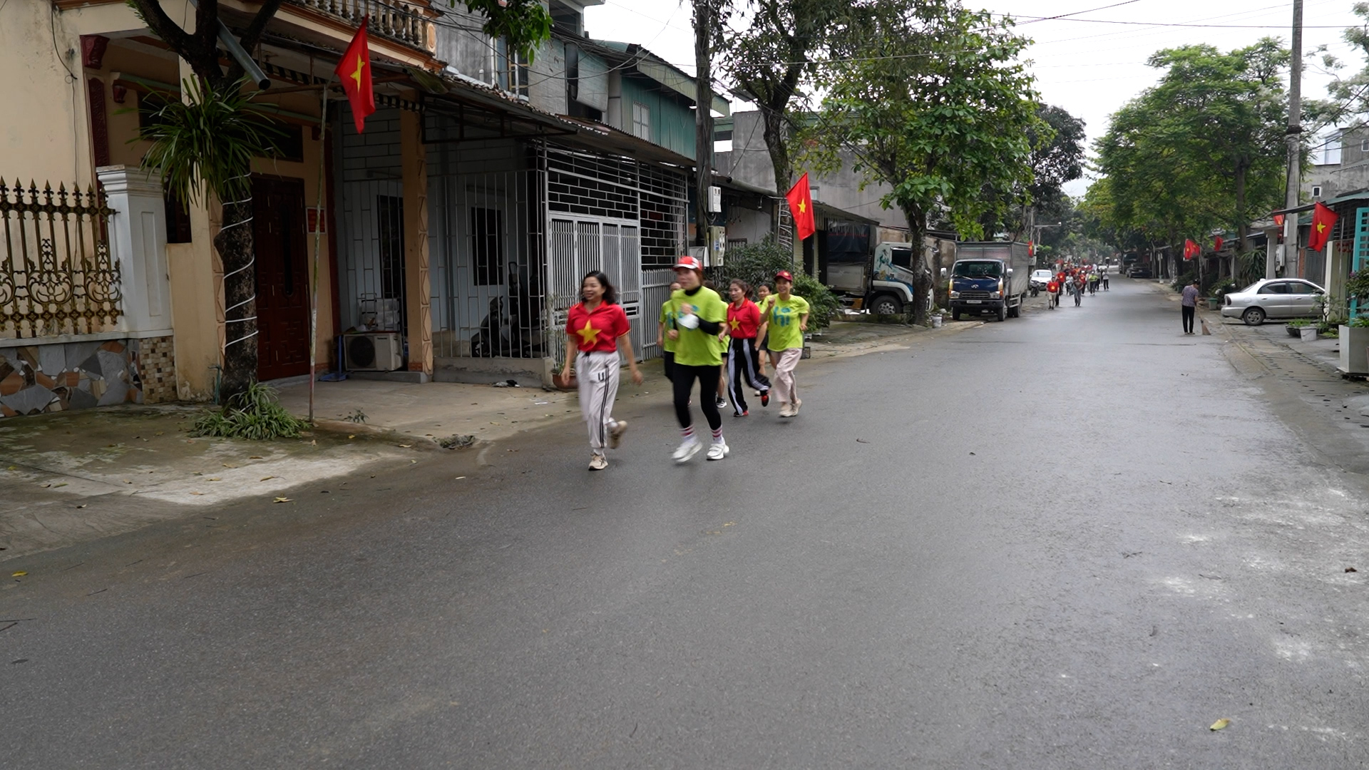 ng&agrave;y chay.jpg