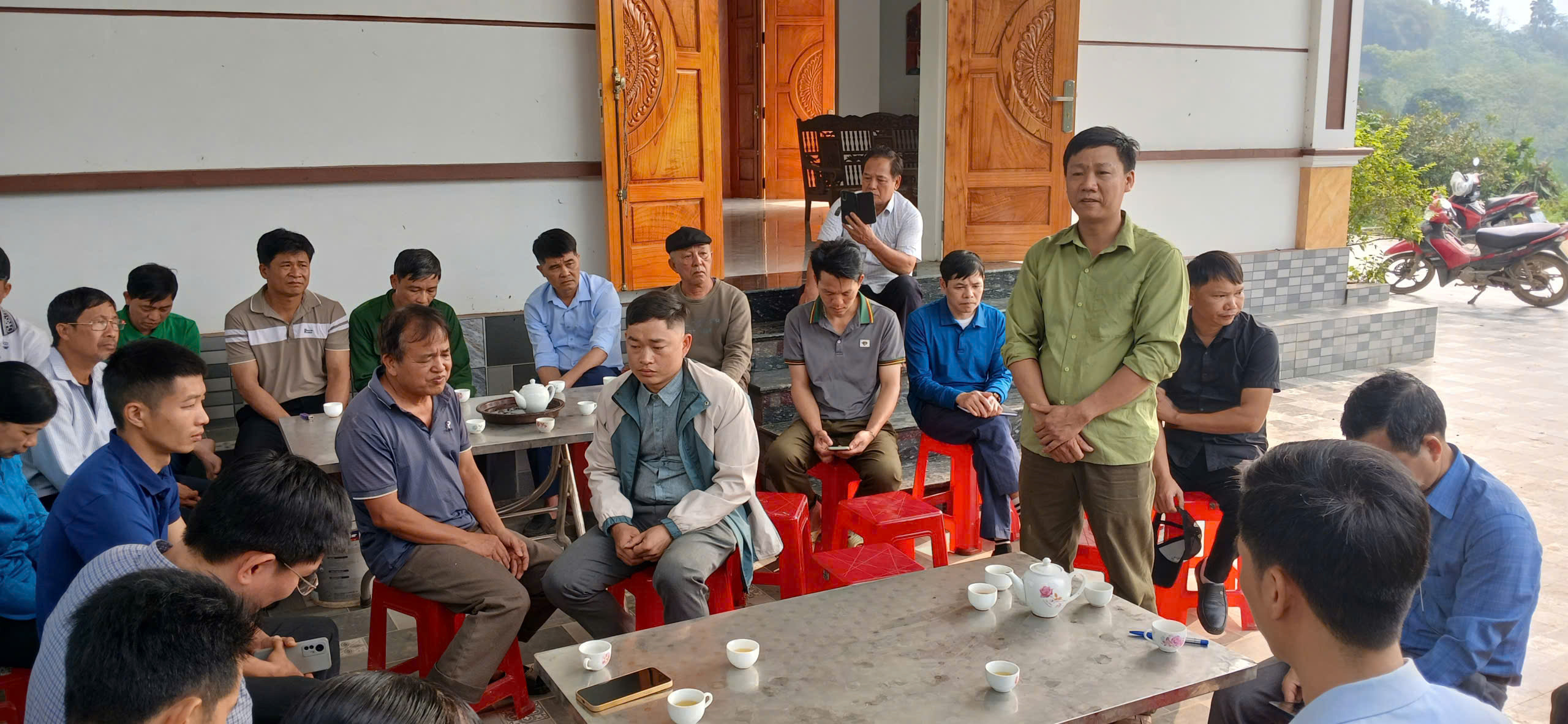 BẠCH XA TỔ CHỨC THAM QUAN, HỌC TẬP MÔ HÌNH TRỒNG BÍ XANH NOVA 209