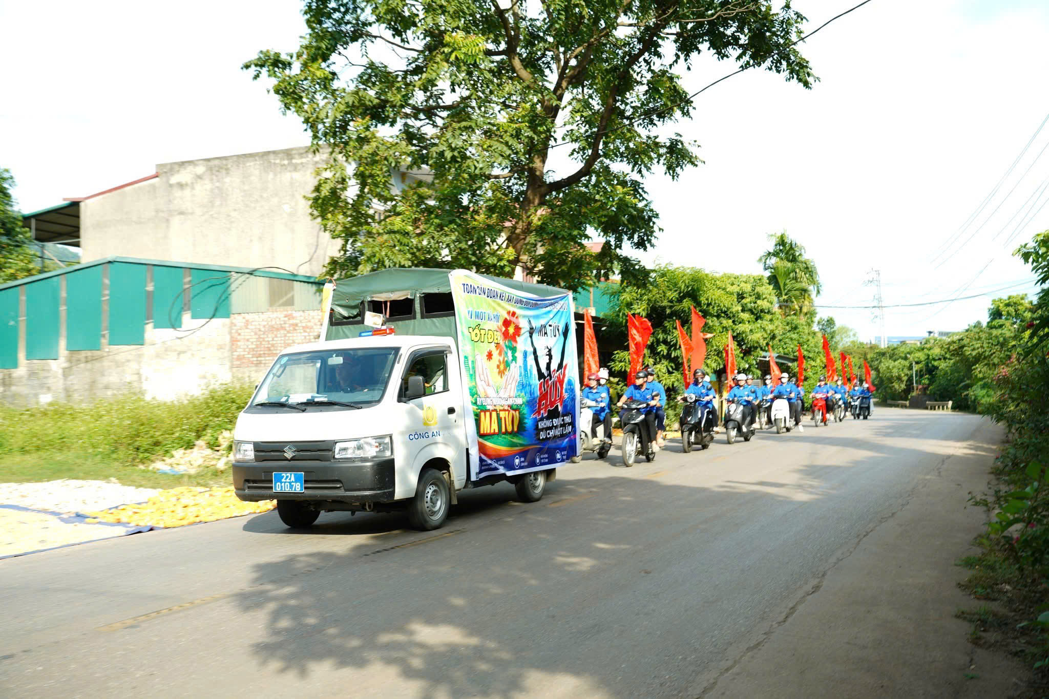 CÔNG AN PHƯỜNG NÔNG TIẾN CHỦ ĐỘNG PHÒNG NGỪA MA TÚY, ĐUỐI NƯỚC VÀ LỪA ĐẢO MẠNG CHO THANH THIẾU NIÊN