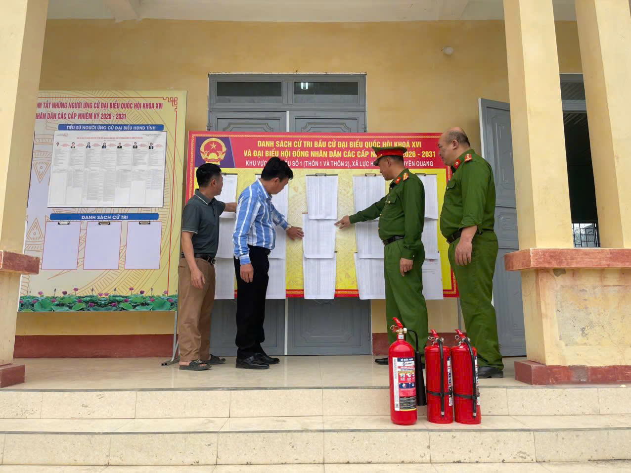 CÔNG AN XÃ LỰC HÀNH TUYÊN TRUYỀN PCCC TẠI KHU VỰC BẦU CỬ ĐẠI BIỂU QUỐC HỘI, ĐẠI BIỂU HĐND CÁC CẤP NHIỆM KỲ 2026-2031
