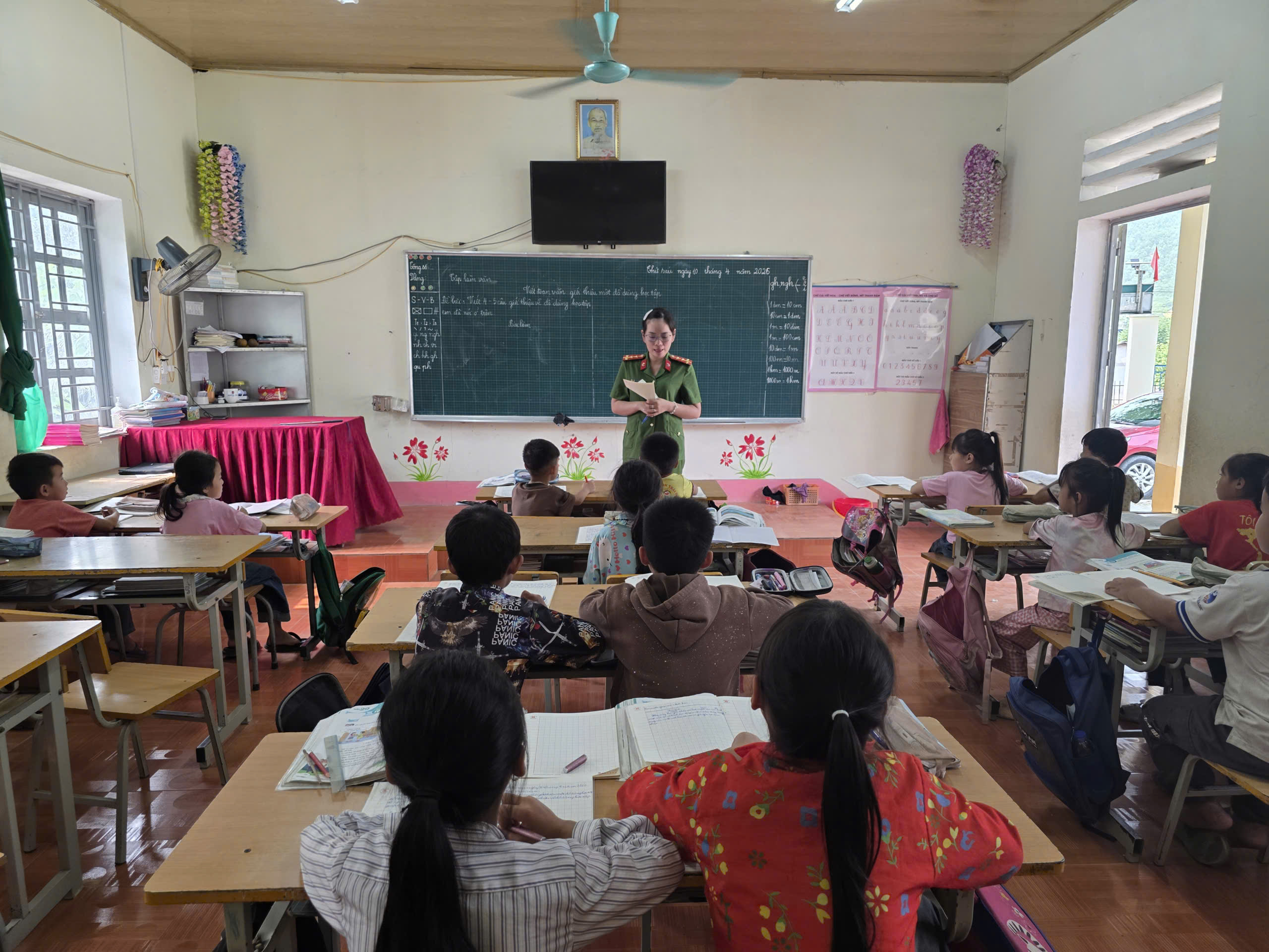 CÔNG AN XÃ THUẬN HÒA TUYÊN TRUYỀN PHÒNG CHỐNG ĐUỐI NƯỚC, TAI NẠN THƯƠNG TÍCH VÀ GIÁO DỤC GIỚI TÍNH 