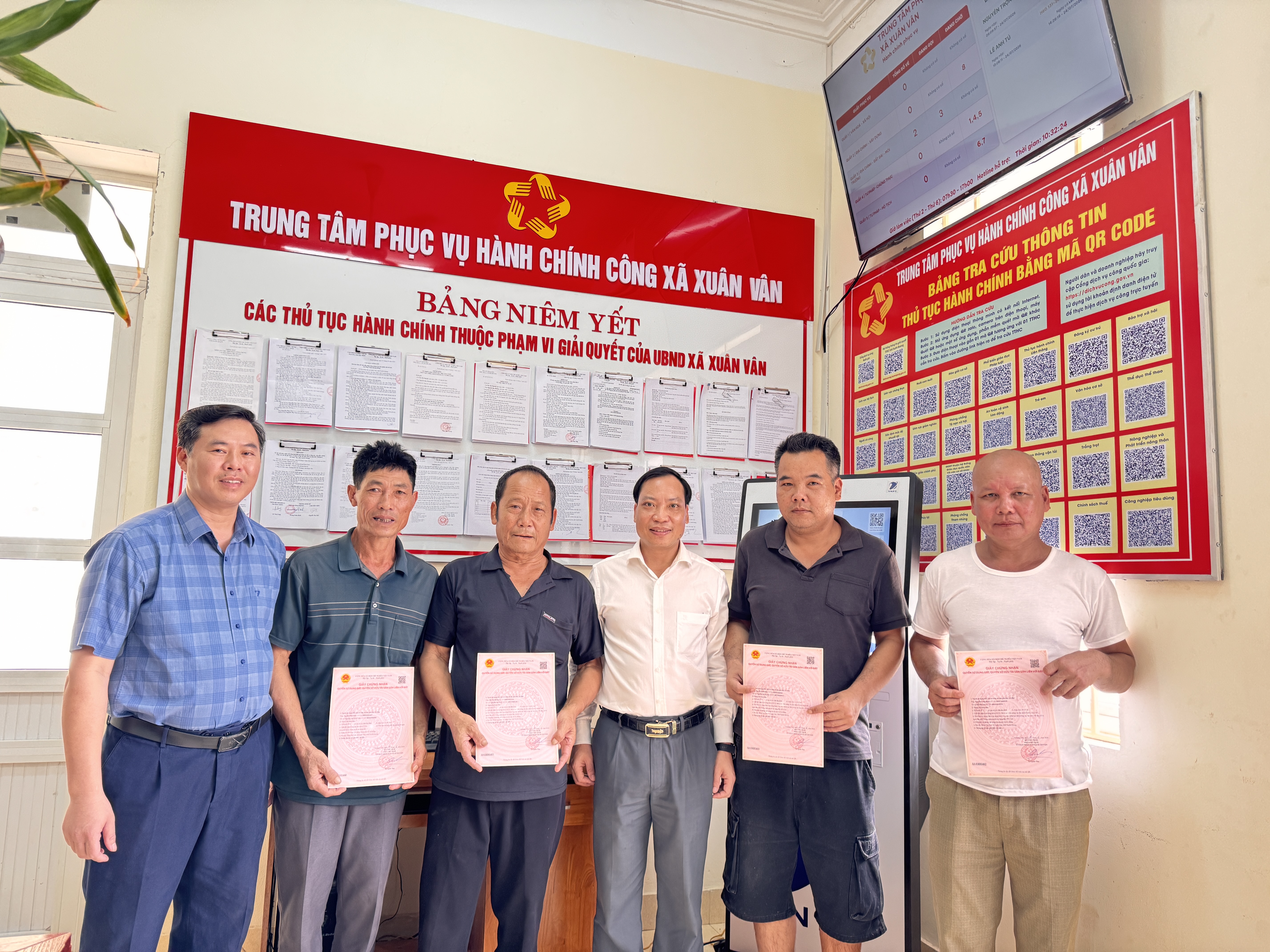 XÃ XUÂN VÂN NỖ LỰC THÁO GỠ KHÓ KHĂN, ĐẨY NHANH TIẾN ĐỘ CẤP GIẤY CHỨNG NHẬN QUYỀN SỬ DỤNG ĐẤT CHO NHÂN DÂN