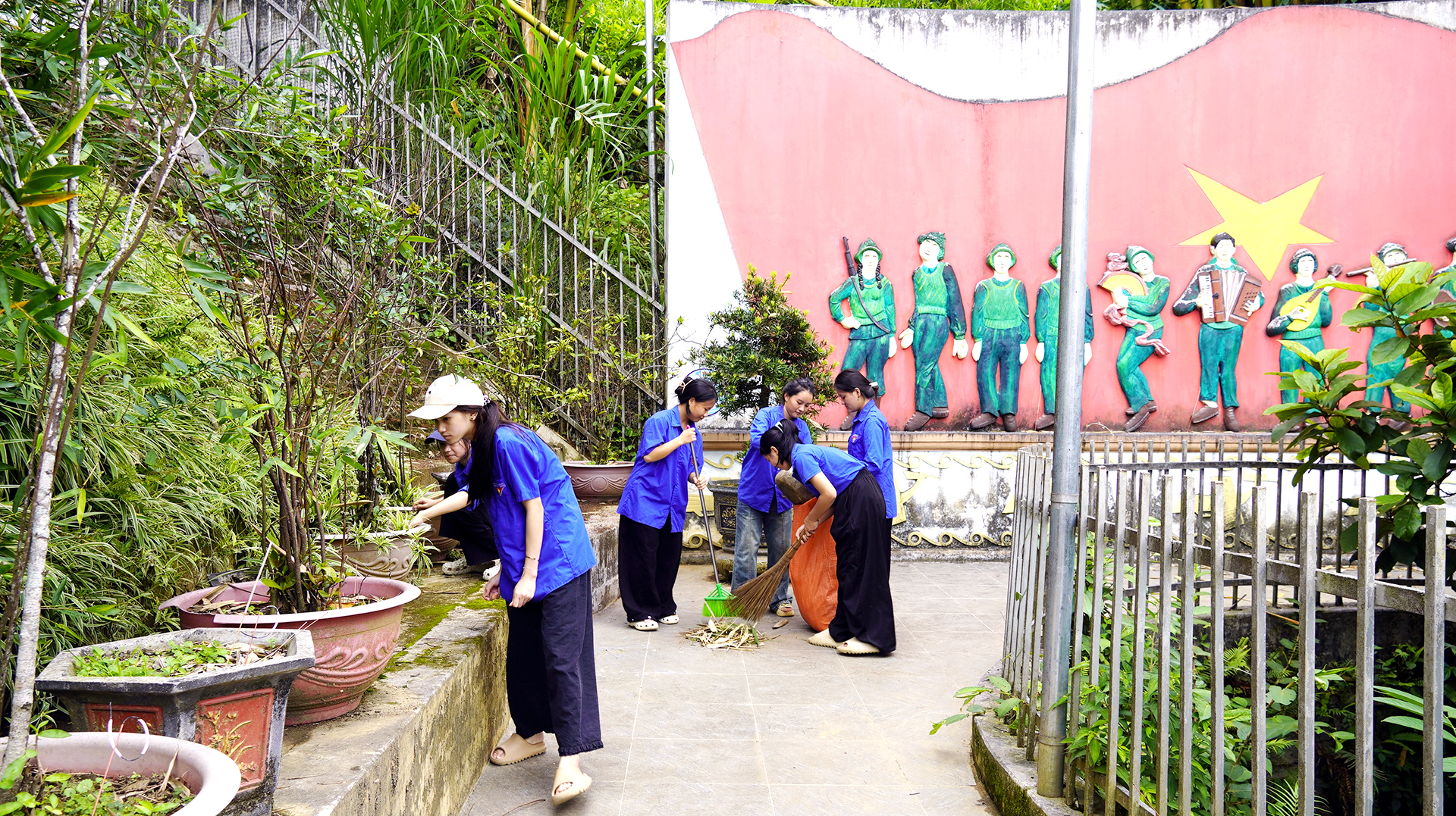 Ra quân tình nguyện hè 26 (1).jpg